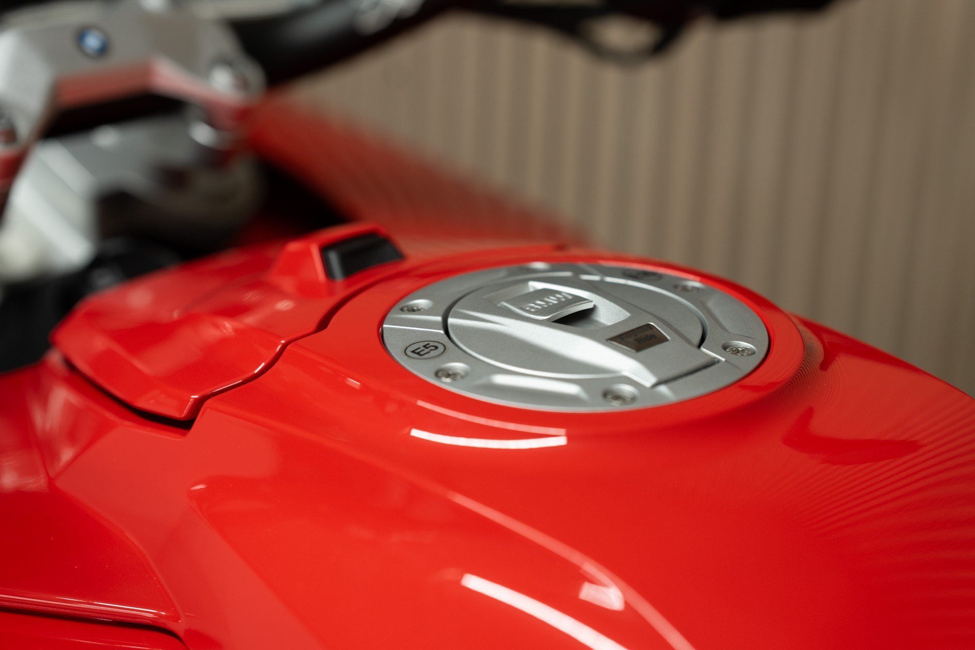 BMW S 1000 XR-showroom-element-2