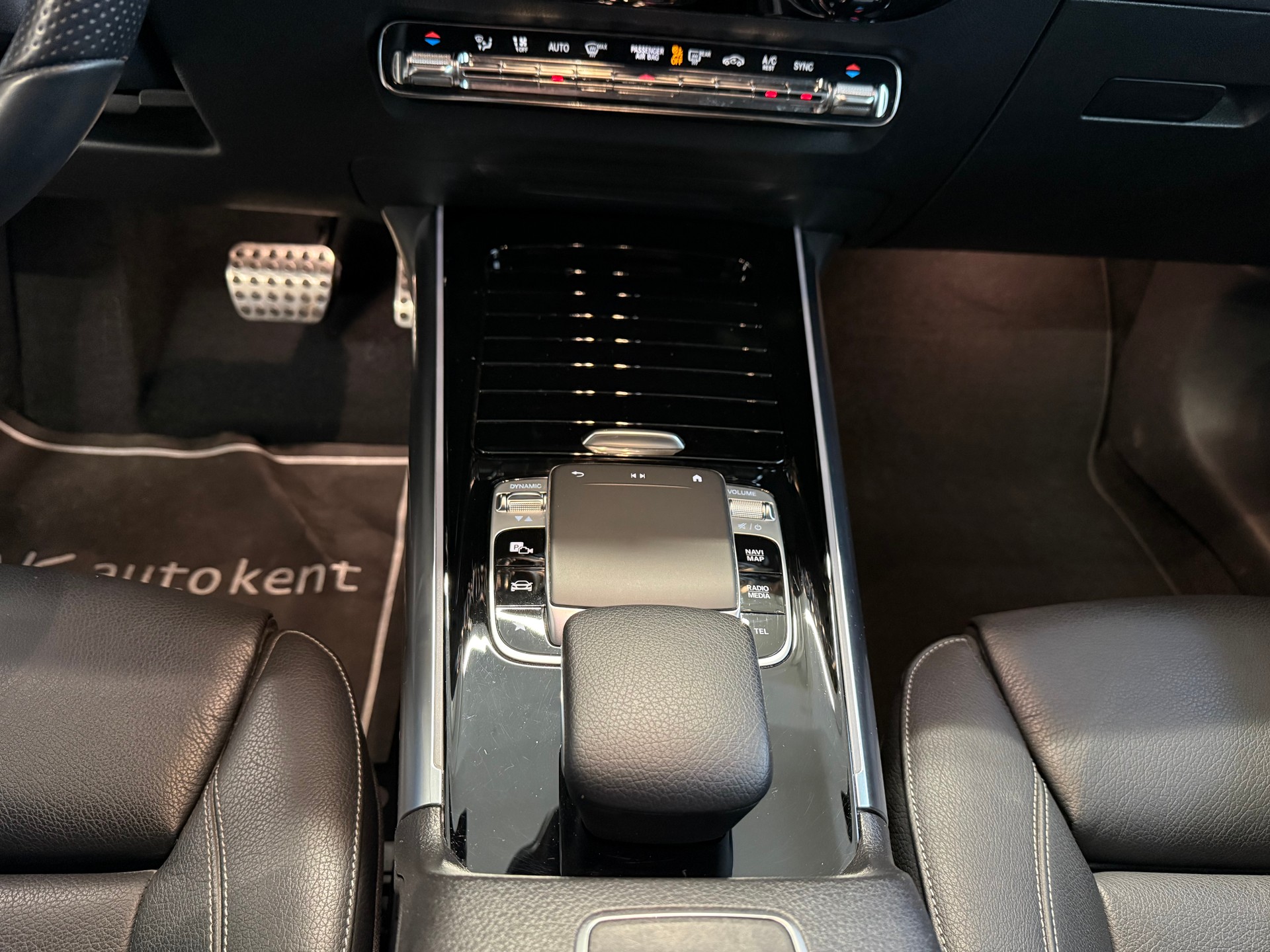 MERCEDES-BENZ B 220 4Matic AMG Line 7G-DCT-image-11