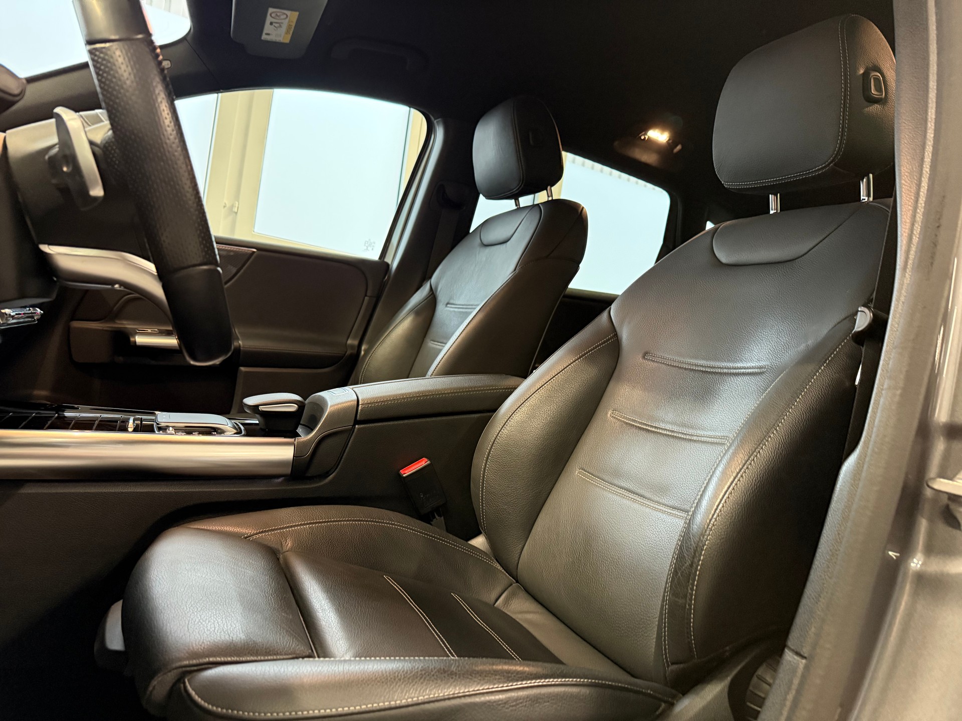 MERCEDES-BENZ B 220 4Matic AMG Line 7G-DCT-image-15