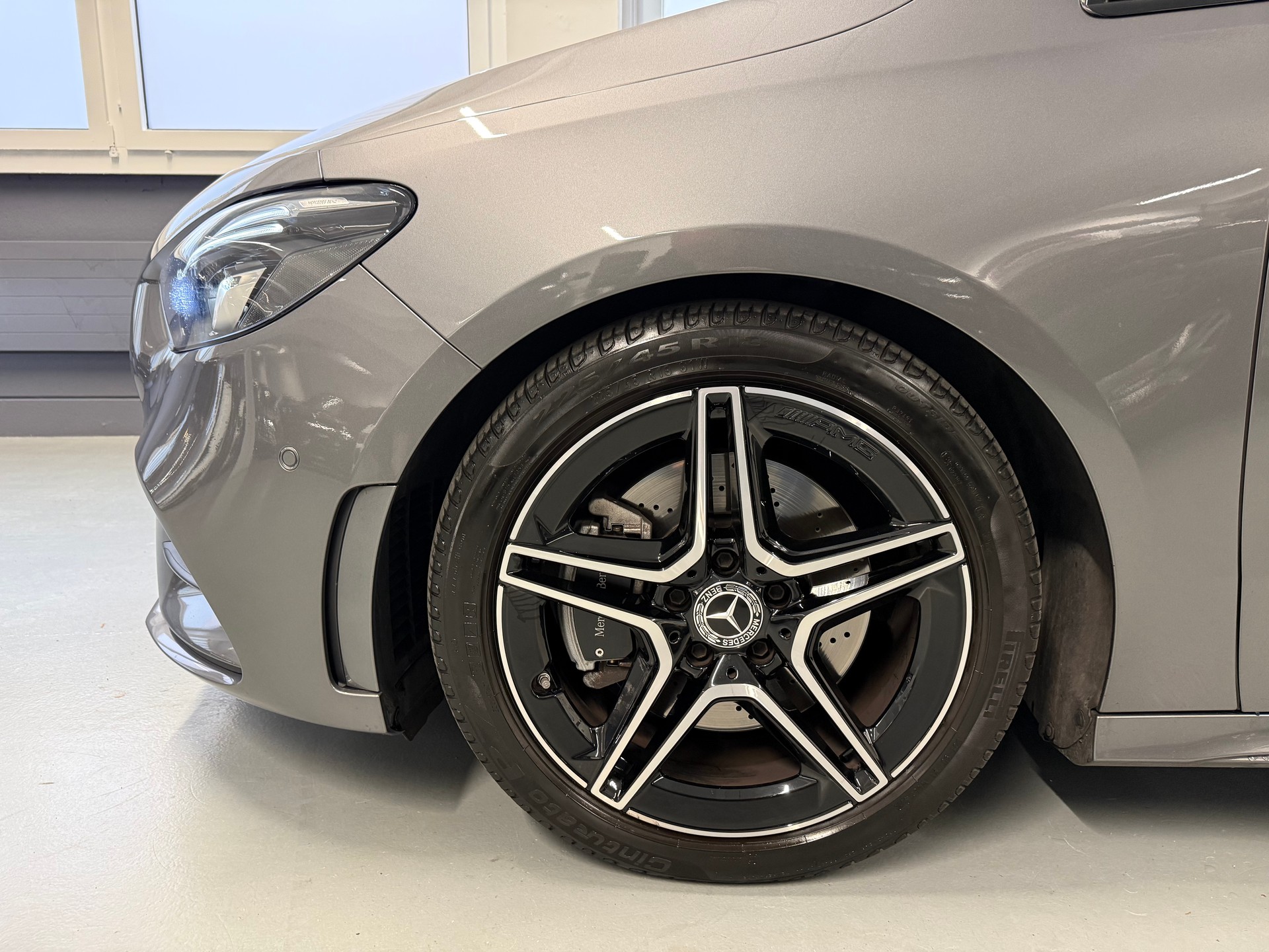 MERCEDES-BENZ B 220 4Matic AMG Line 7G-DCT-image-20