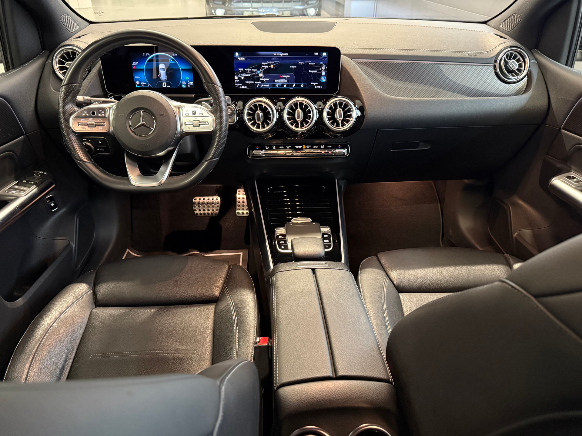 MERCEDES-BENZ B 220 4Matic AMG Line 7G-DCT-image-17
