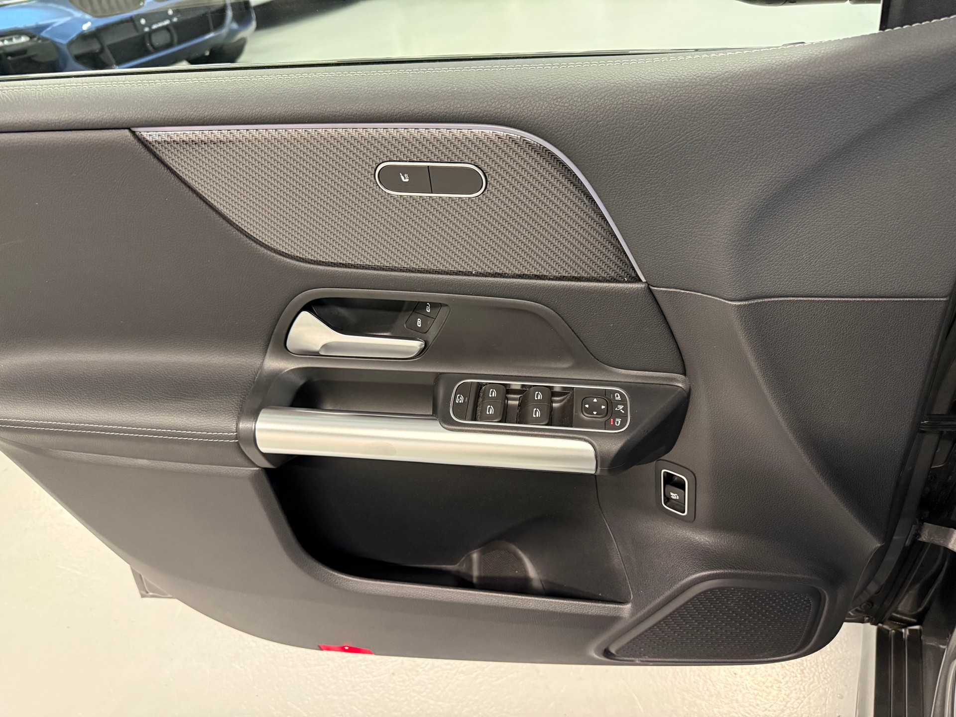 MERCEDES-BENZ B 220 4Matic AMG Line 7G-DCT-image-13