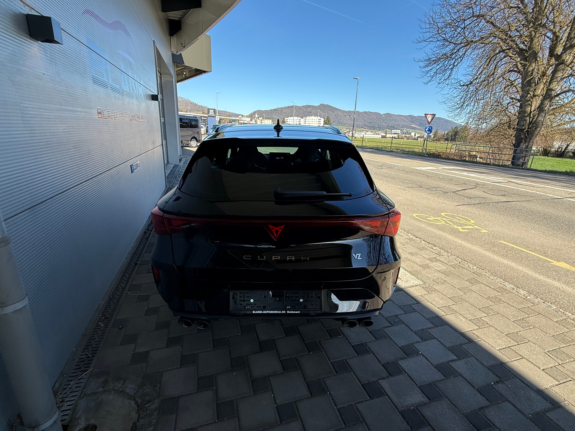 CUPRA LEON ST 2.0 TSI VZ DSG 4Drive / VENDUE VERKAUFT-image-4