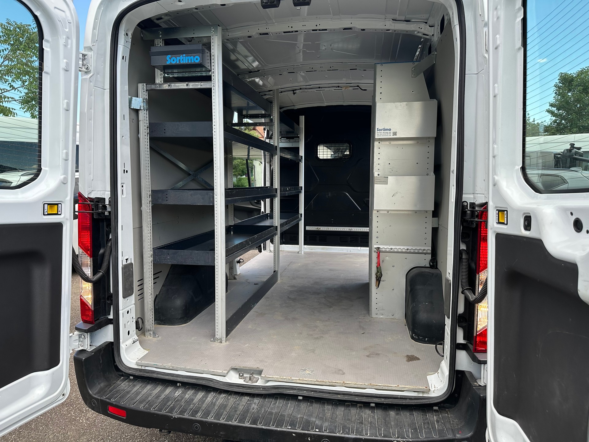 FORD Transit Van 350 L3 Trend 2.0 TDCi 185 FWD-image-13