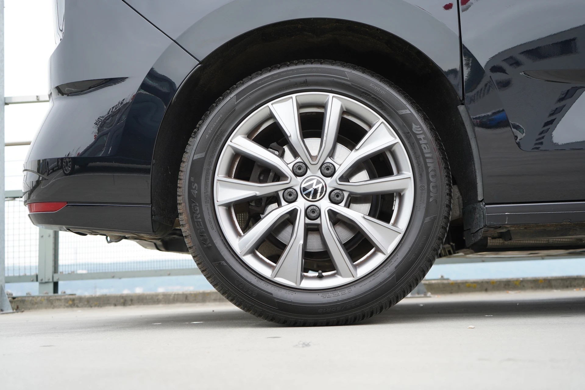 VW MULTIVAN 2.0 TSI LIFE SPORT BLACK DSG l 204 PS-image-18