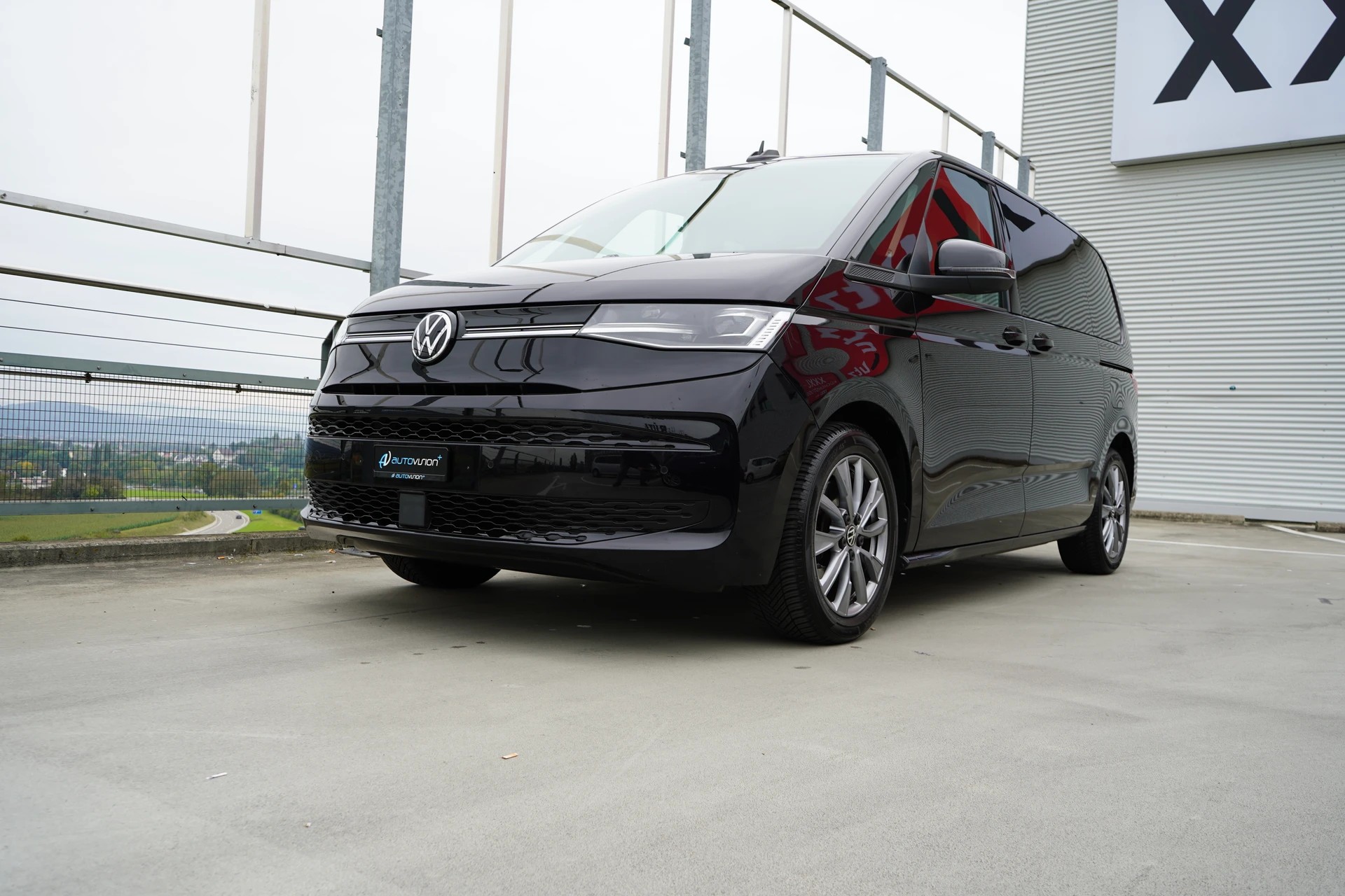 VW MULTIVAN 2.0 TSI LIFE SPORT BLACK DSG l 204 PS-image-8