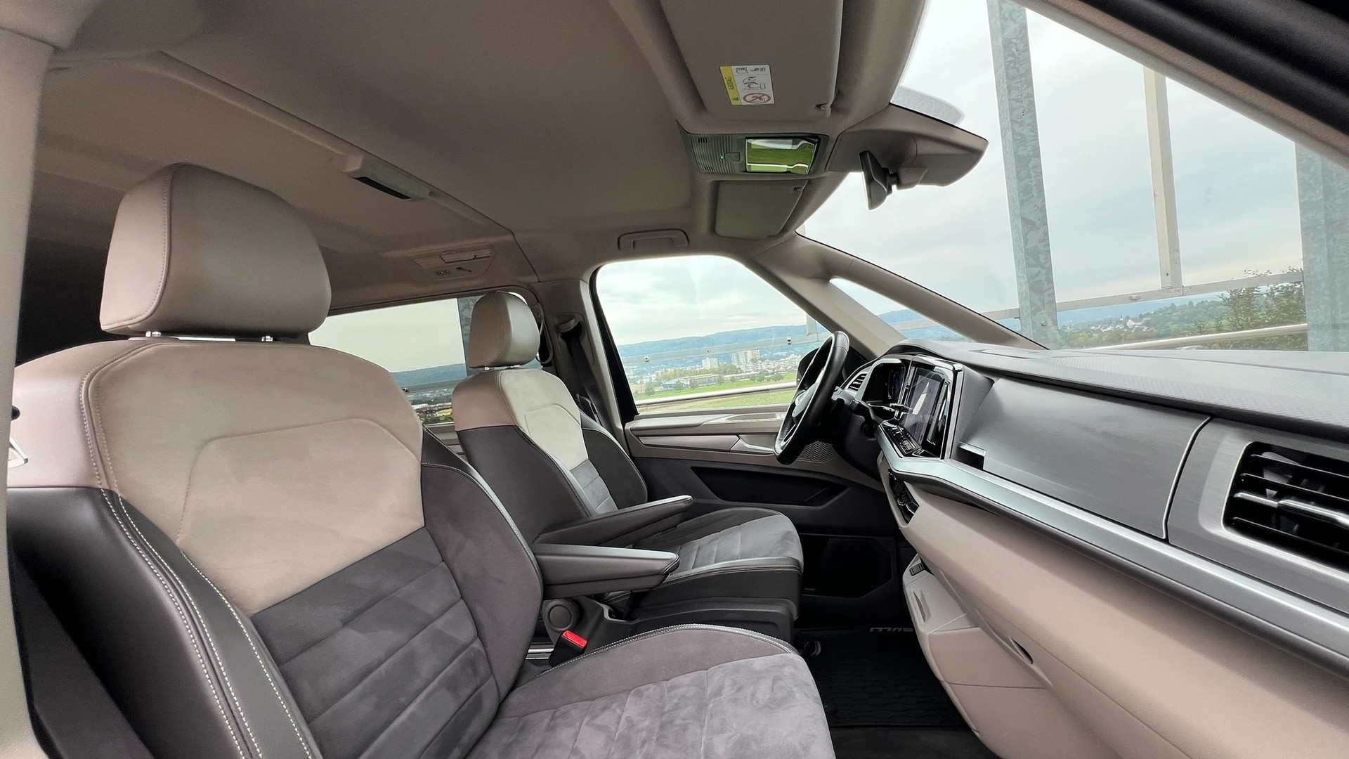 VW MULTIVAN 2.0 TSI LIFE SPORT BLACK DSG l 204 PS-image-22