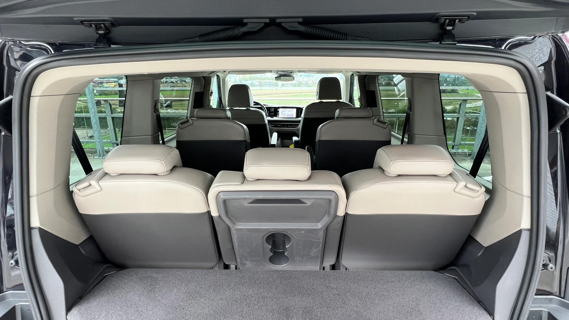 VW MULTIVAN 2.0 TSI LIFE SPORT BLACK DSG l 204 PS-image-29