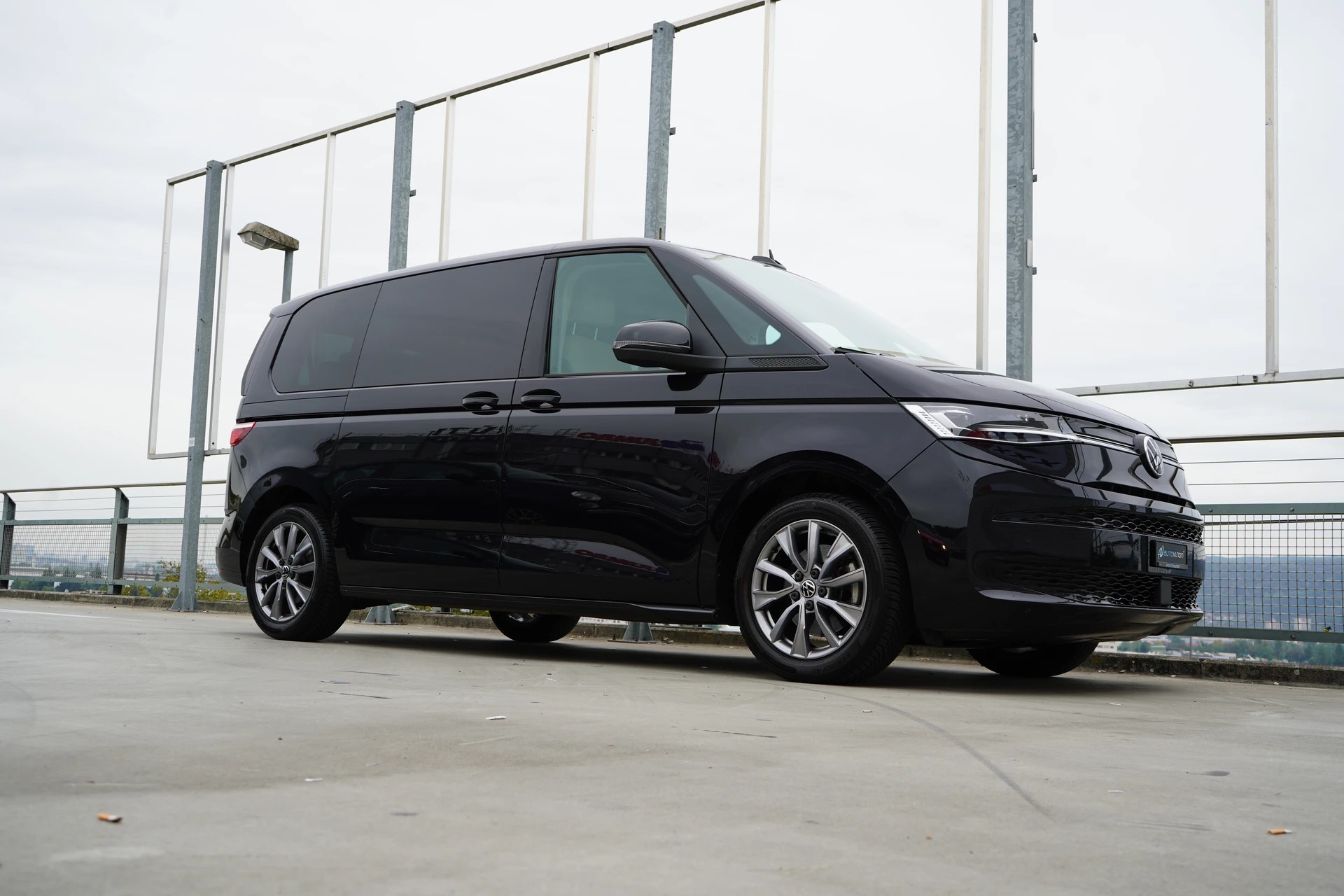 VW MULTIVAN 2.0 TSI LIFE SPORT BLACK DSG l 204 PS-image-6