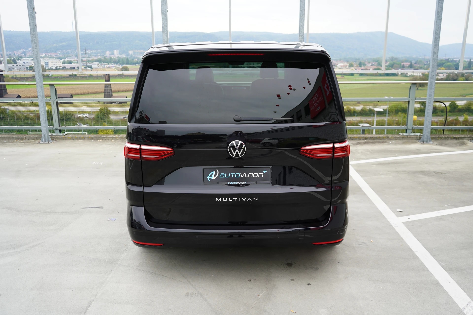 VW MULTIVAN 2.0 TSI LIFE SPORT BLACK DSG l 204 PS-image-15