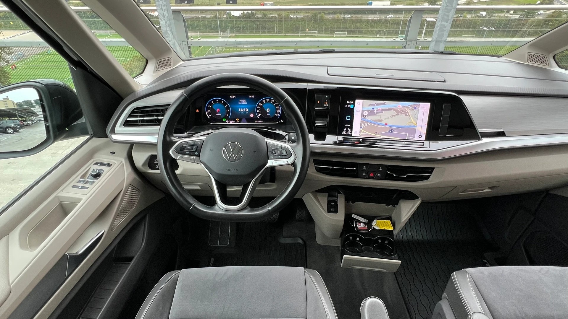 VW MULTIVAN 2.0 TSI LIFE SPORT BLACK DSG l 204 PS-image-20