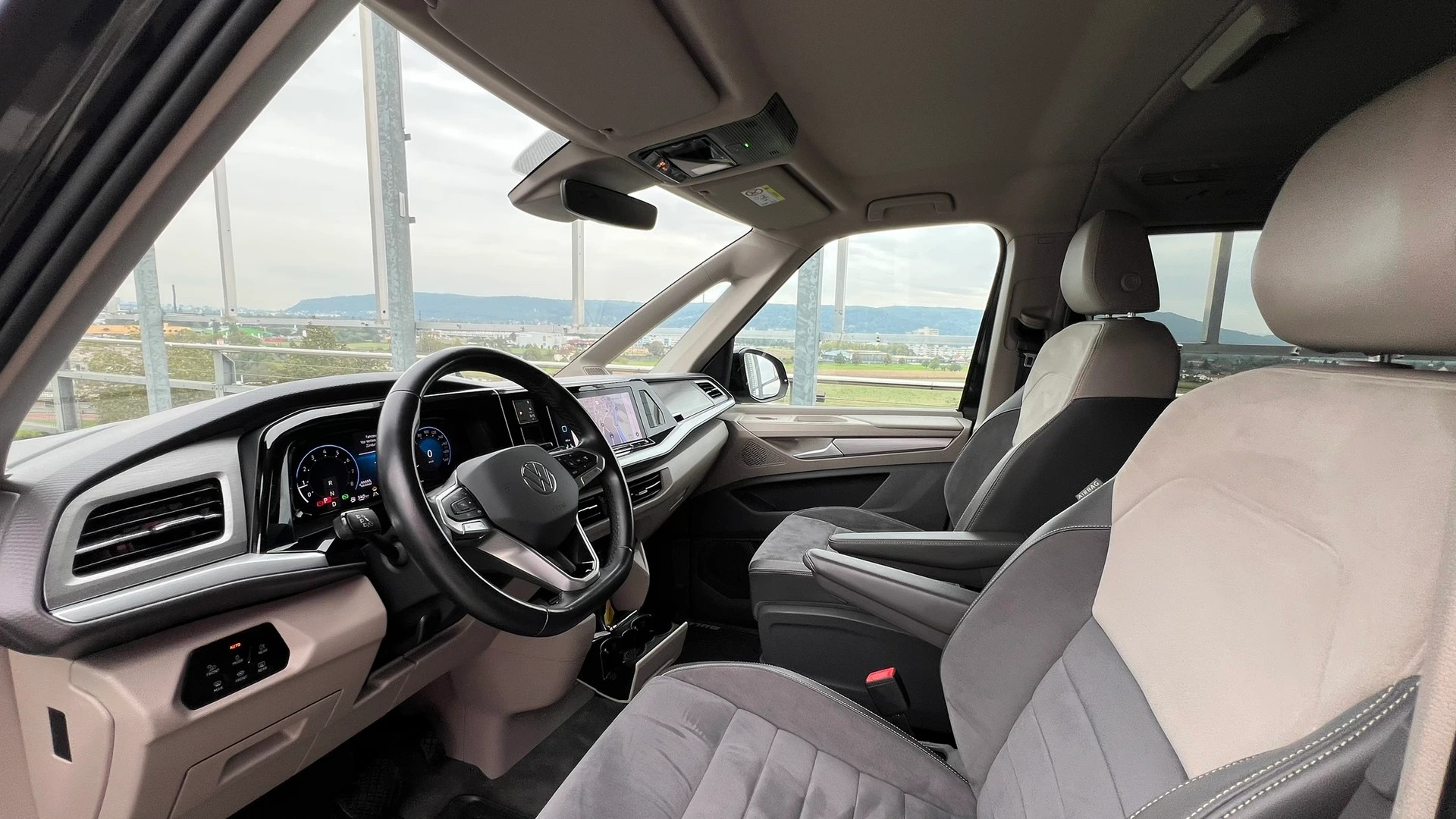 VW MULTIVAN 2.0 TSI LIFE SPORT BLACK DSG l 204 PS-image-23