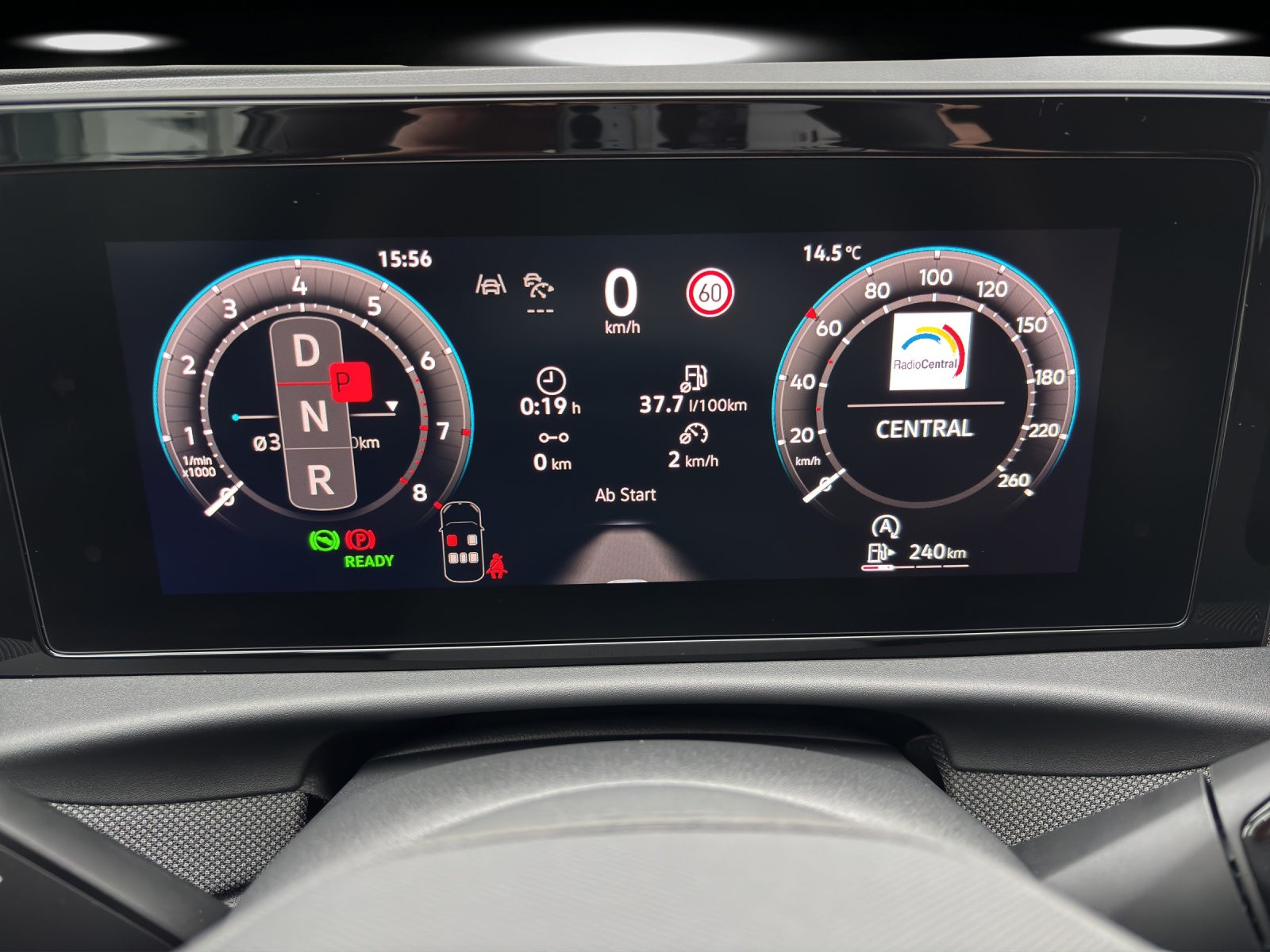 VW T-Roc 1.5 eTSI mHEV Life DSG-image-12