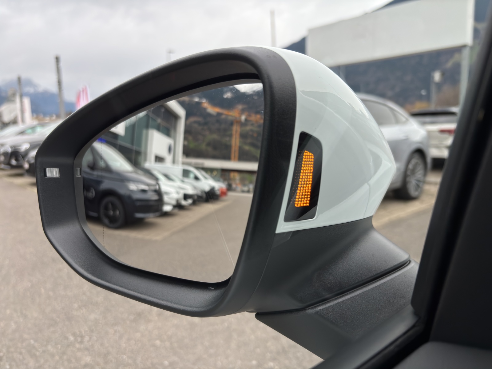 VW T-Roc 1.5 eTSI mHEV Life DSG-image-13
