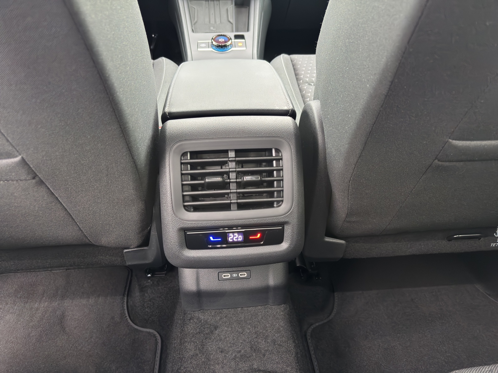 VW T-Roc 1.5 eTSI mHEV Life DSG-image-15