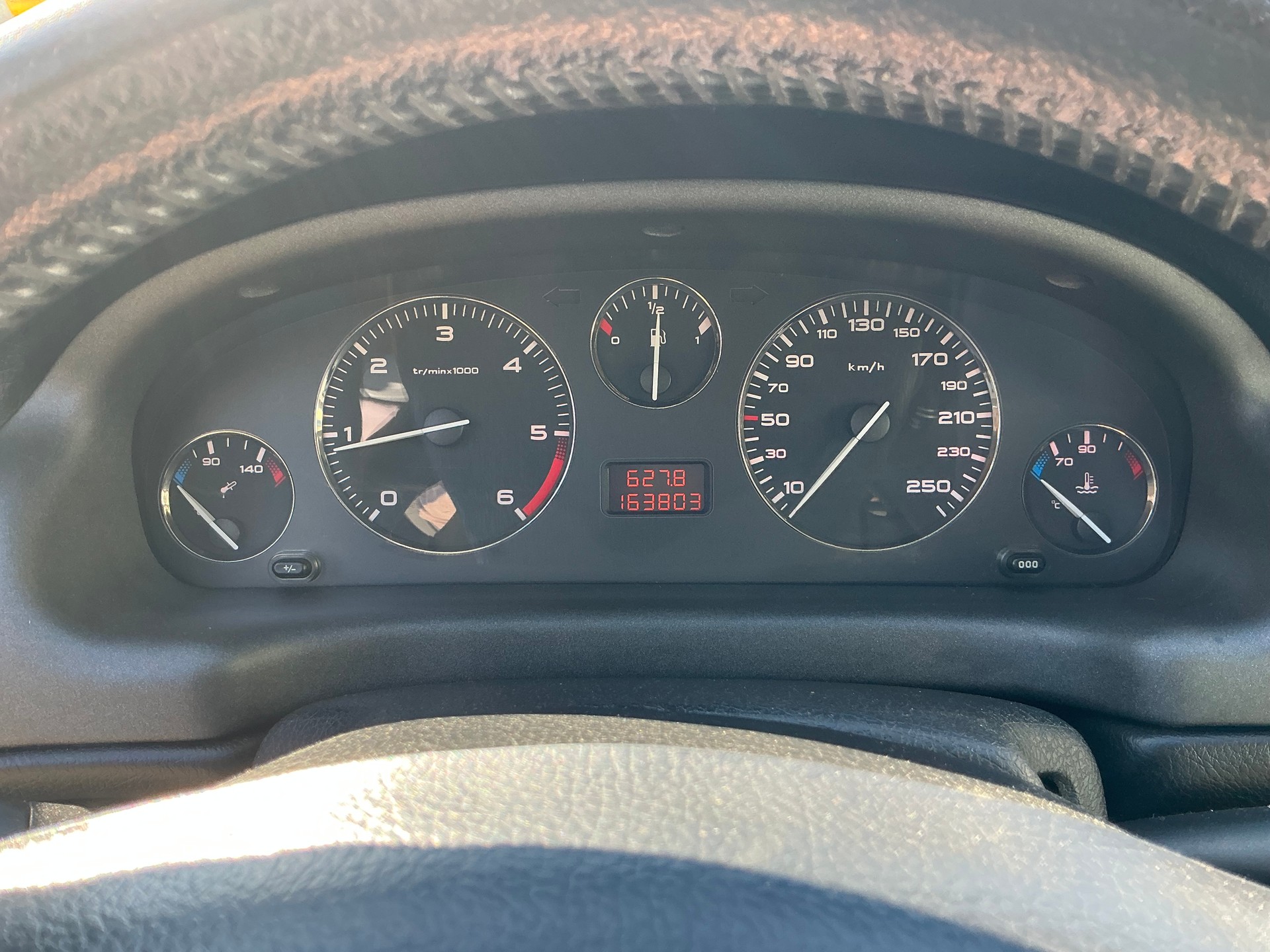 PEUGEOT 406 Coupé 2.2 HDI-image-13