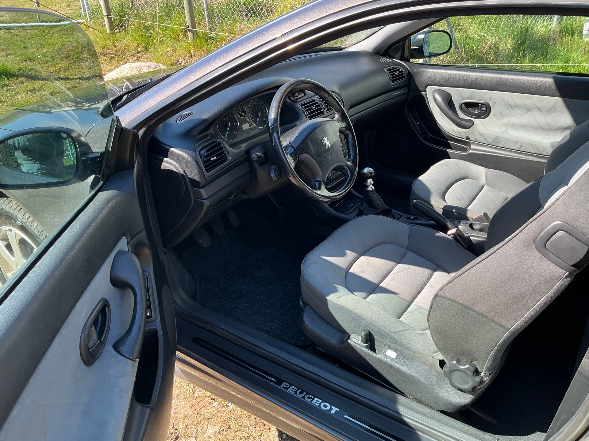 PEUGEOT 406 Coupé 2.2 HDI-image-3