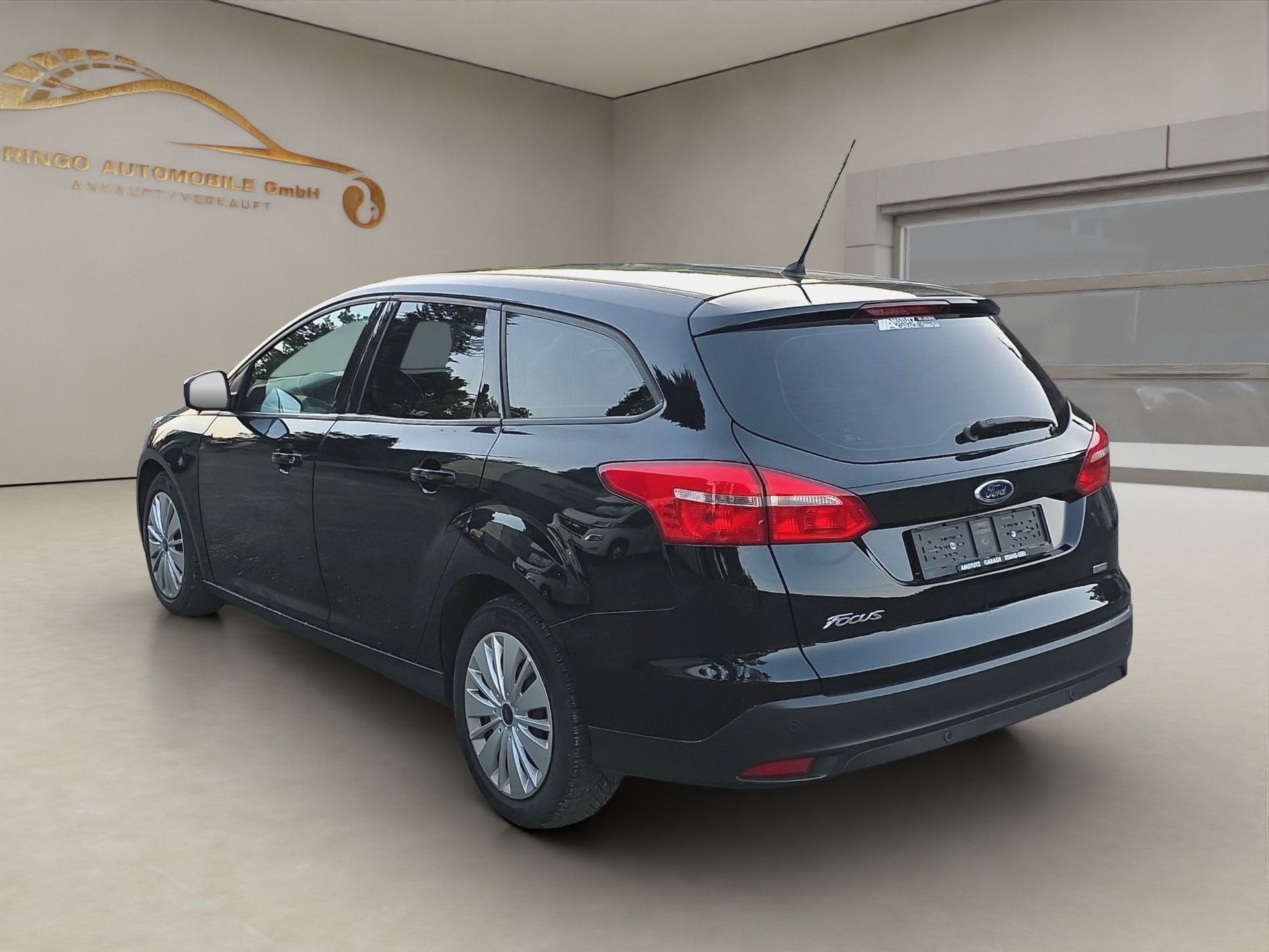 FORD Focus 1.0 SCTi Black Edition-image-4