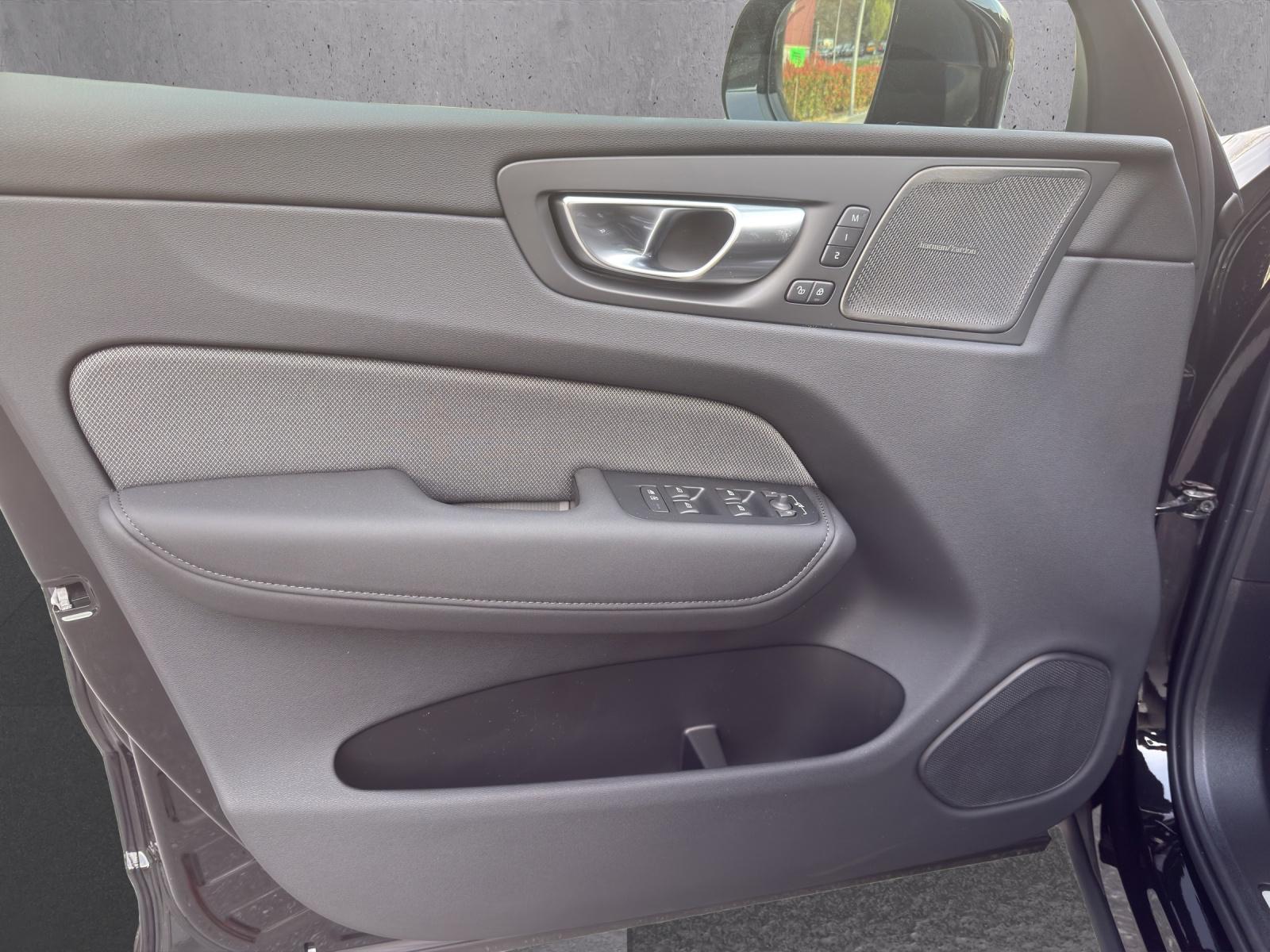 Image VOLVO XC60 XC60 B5 Benzin Mild Hybrid AWD Black Edition Geartronic