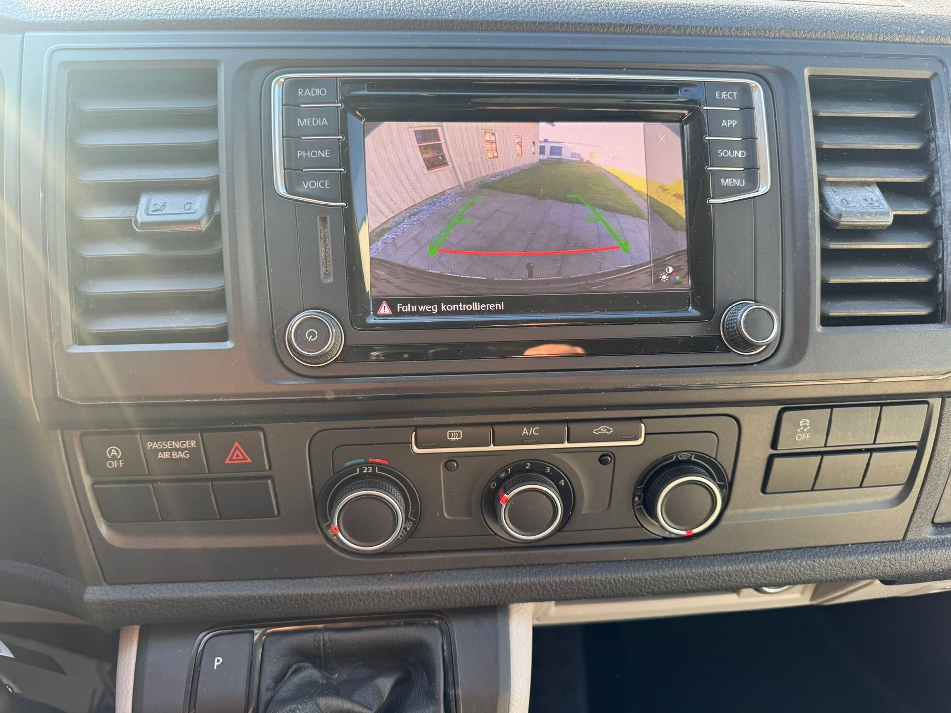 VW T6 2.0 TDI 4Motion DSG-image-13