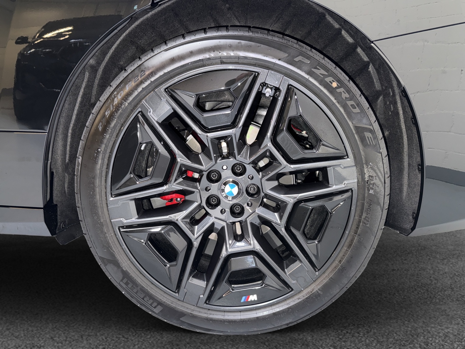 BMW iX xDrive60 M Sport-image-9