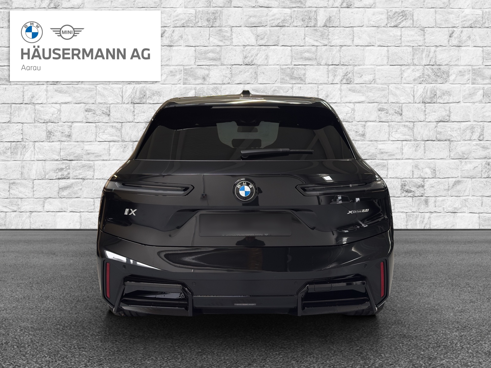 BMW iX xDrive60 M Sport-image-5