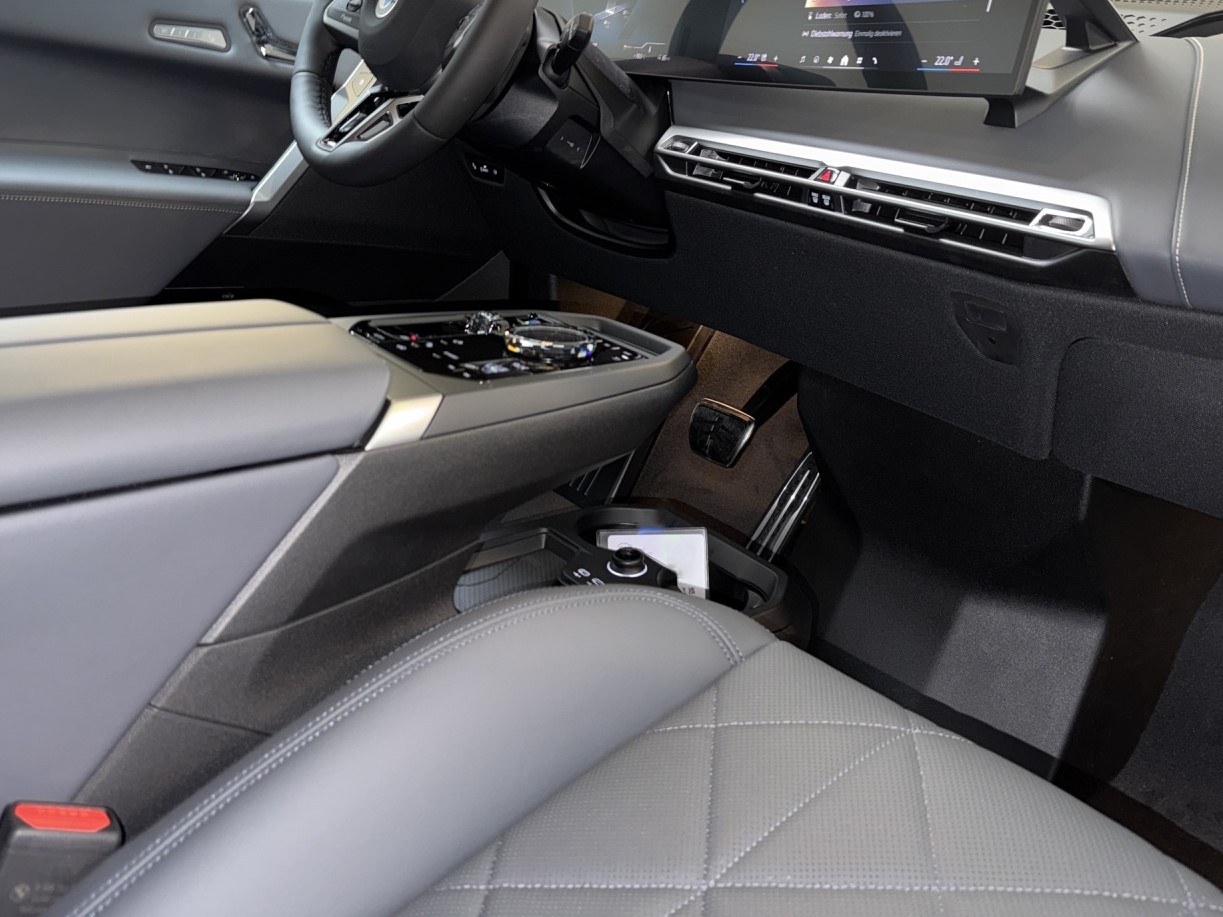 BMW iX xDrive60 M Sport-image-20