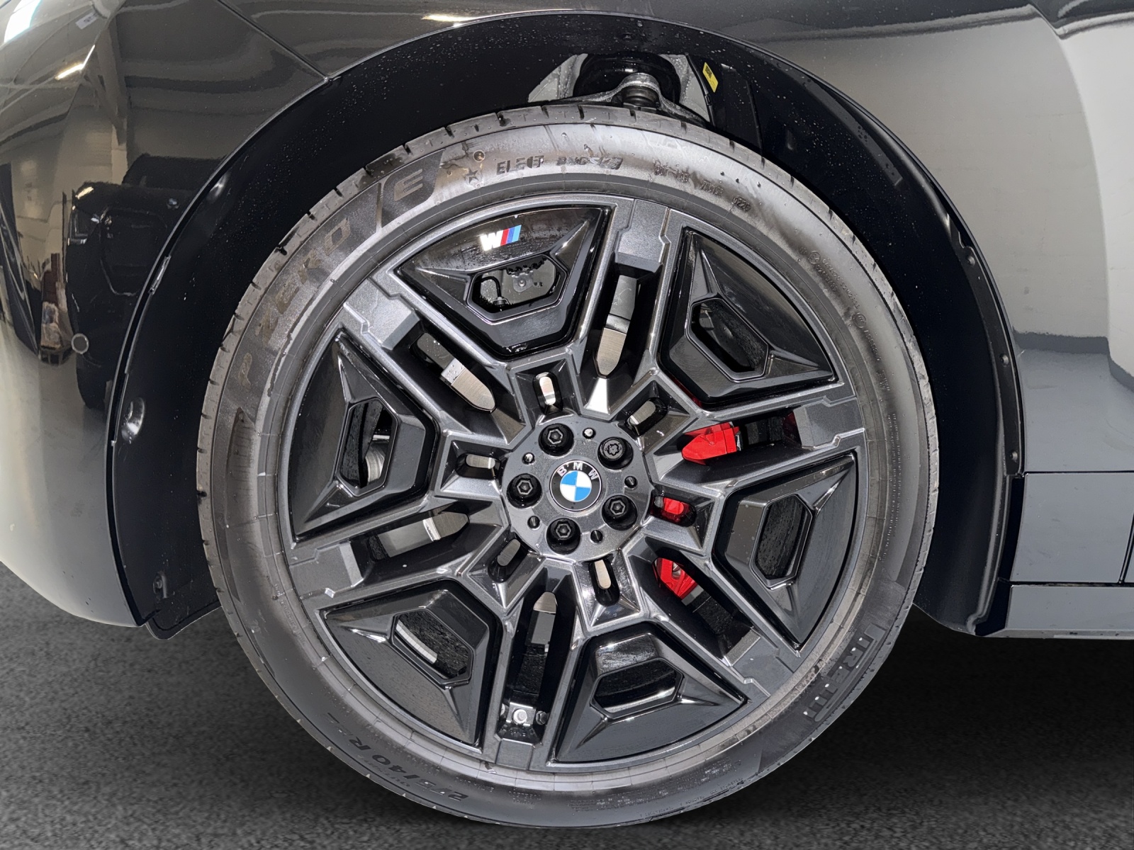 BMW iX xDrive60 M Sport-image-8