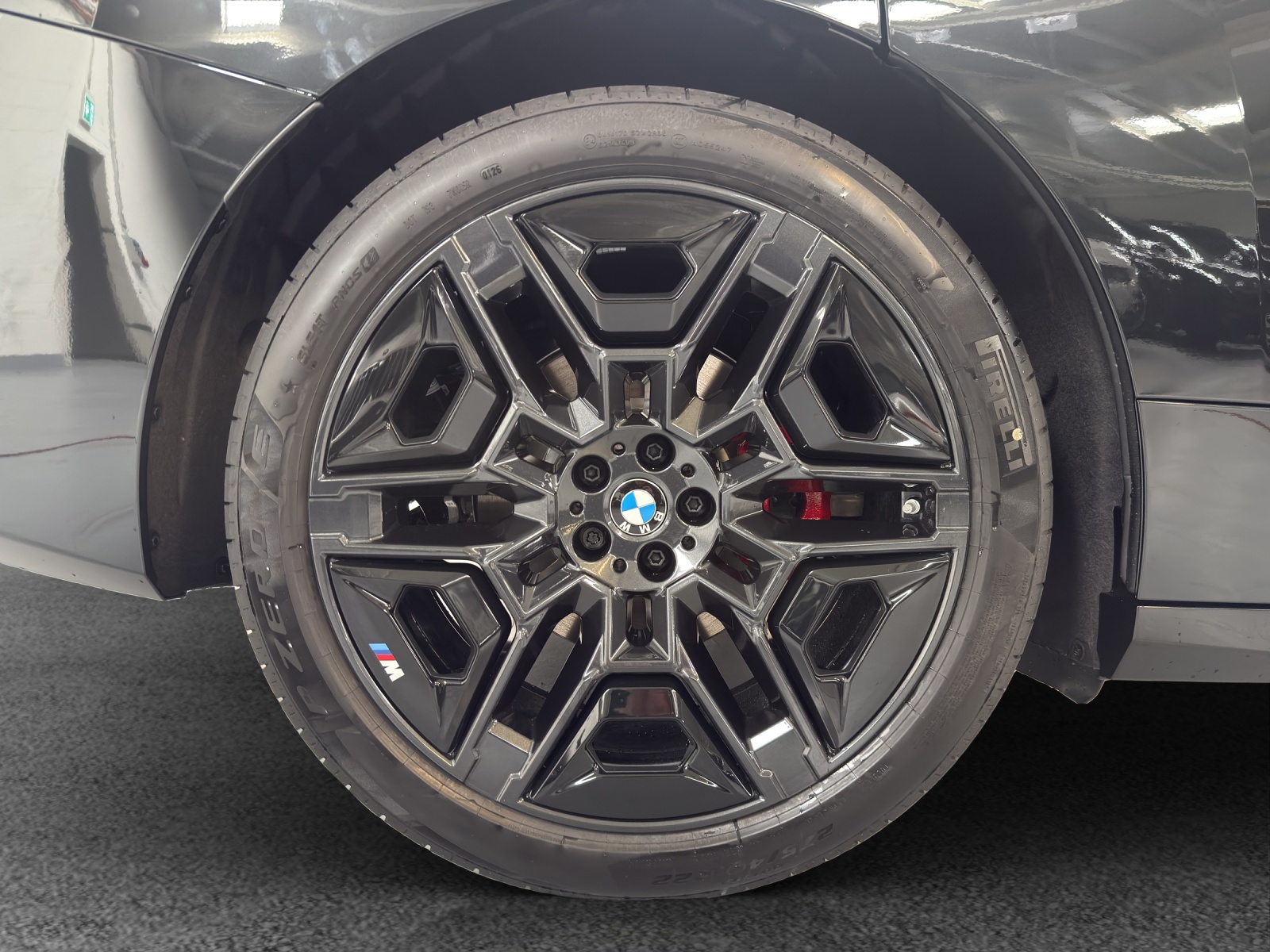 BMW iX xDrive60 M Sport-image-10