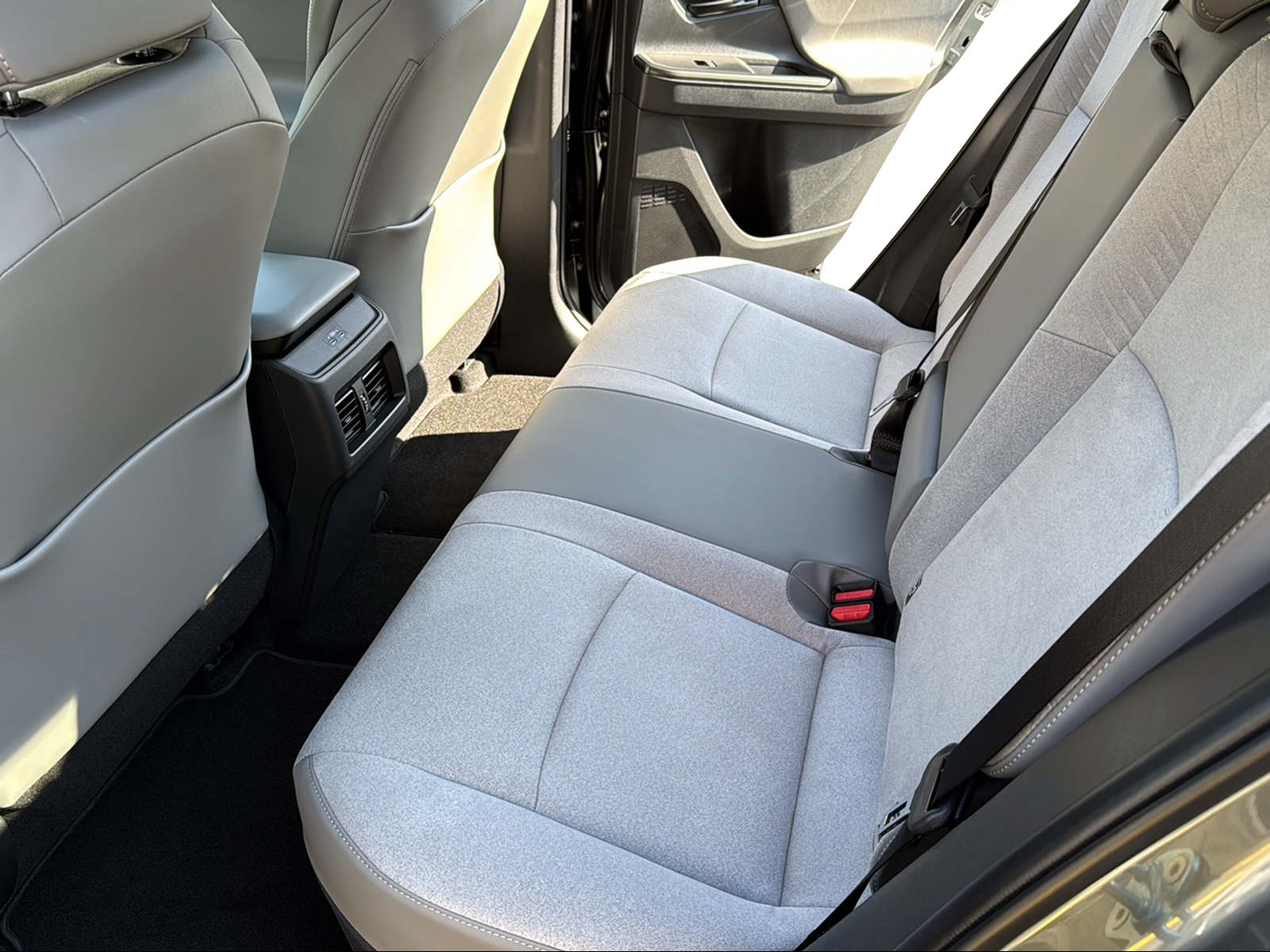 TOYOTA C-HR+ 77 kWh Premium AWD-image-8