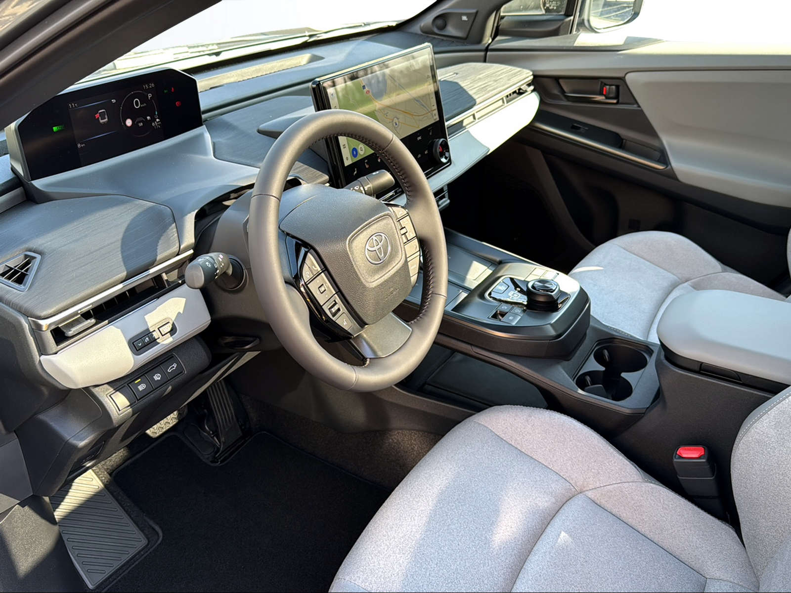 TOYOTA C-HR+ 77 kWh Premium AWD-image-6