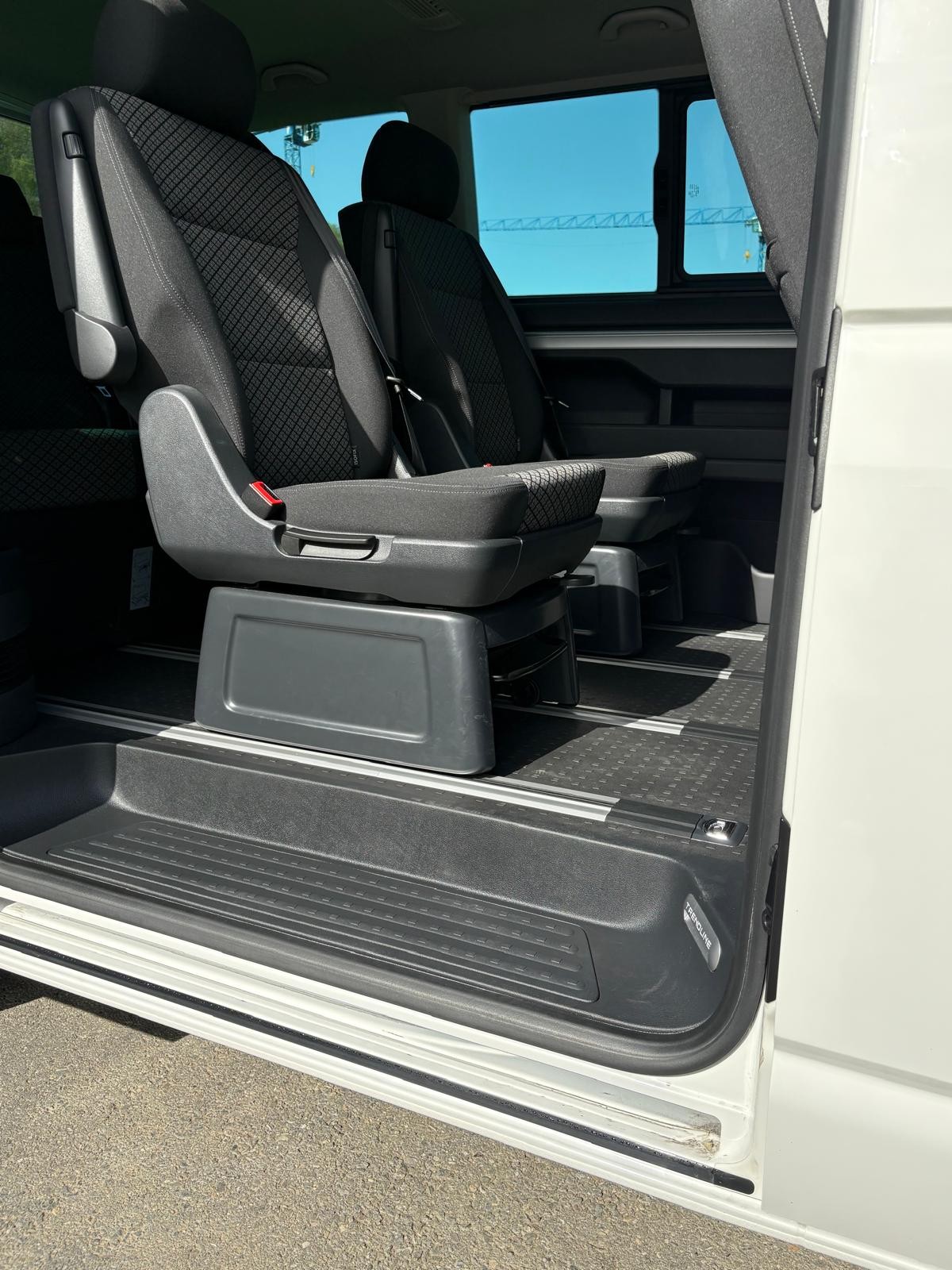 VW T6.1 Multivan 2.0 TDI Trendline-image-3