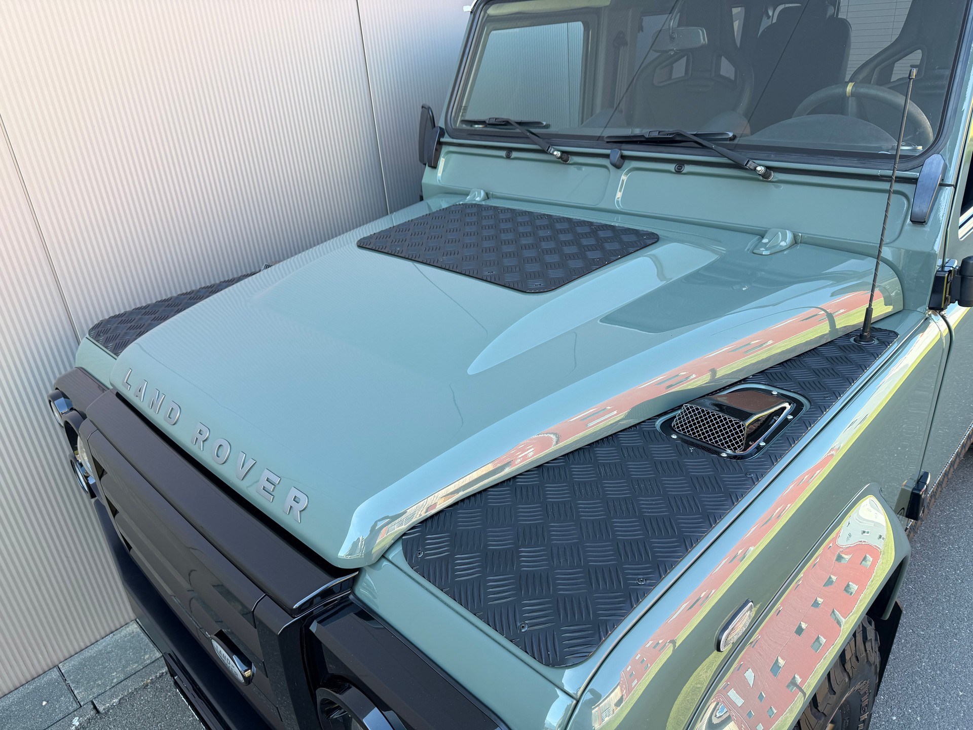 LAND ROVER Defender 90 TD4 RECARO Special-image-16