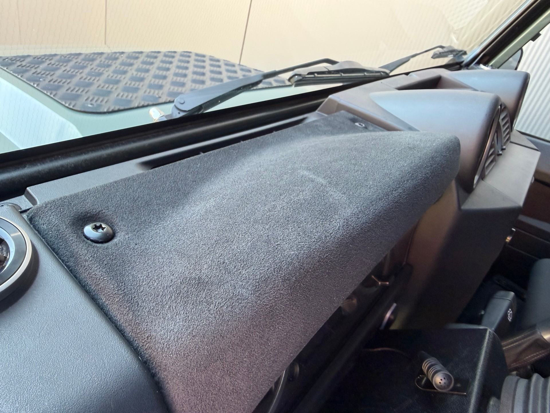 LAND ROVER Defender 90 TD4 RECARO Special-image-20
