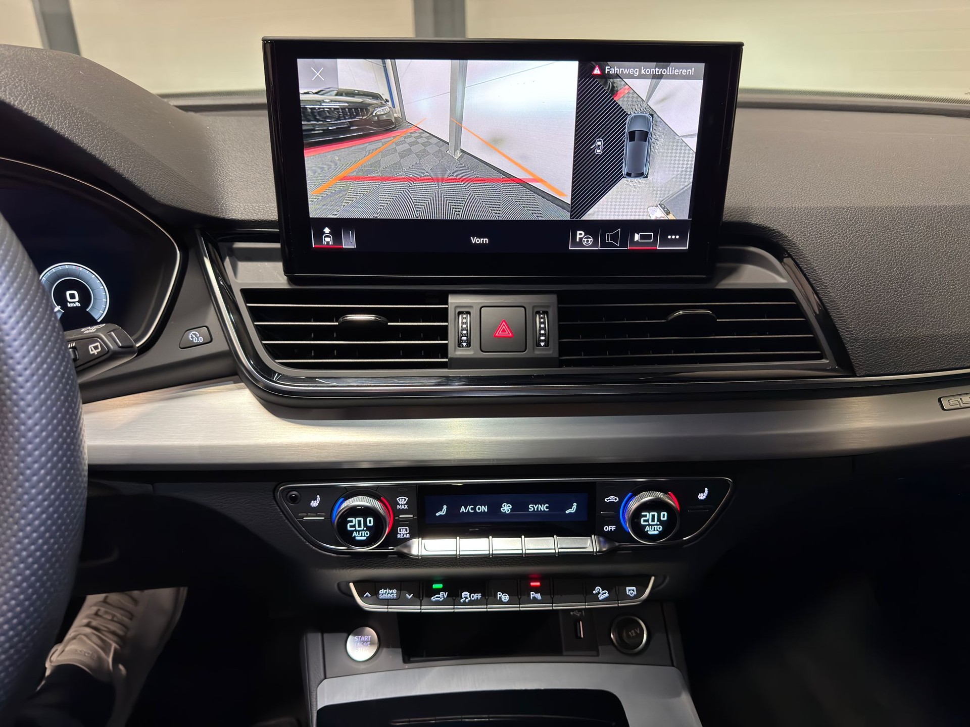AUDI Q5 2.0 50 TFSI e S Line quattro S-Tronic-image-11