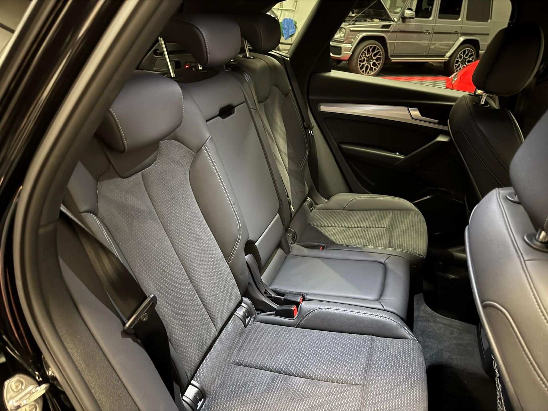 AUDI Q5 2.0 50 TFSI e S Line quattro S-Tronic-image-8