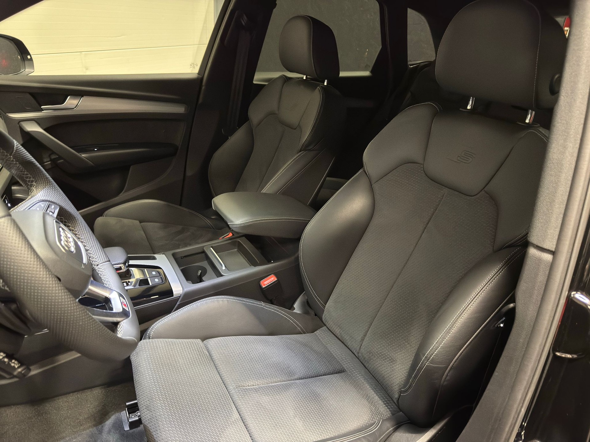 AUDI Q5 2.0 50 TFSI e S Line quattro S-Tronic-image-9