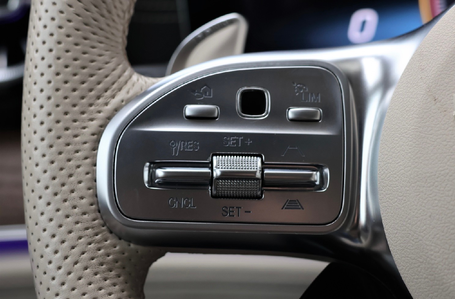 MERCEDES-BENZ AMG GT 4 53 4Matic+ Executive Speedshift MCT-image-11