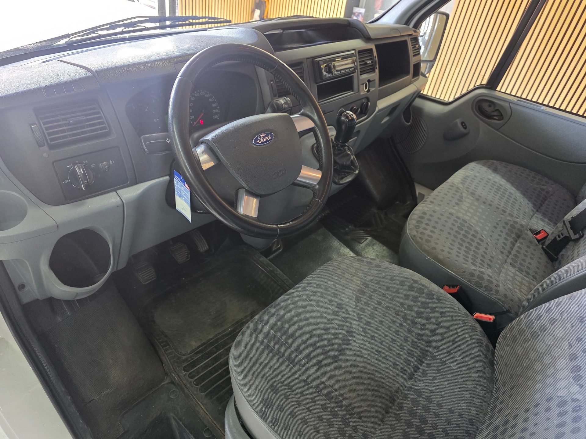 FORD Transit 2.2TDCi 260S Level 3-image-8