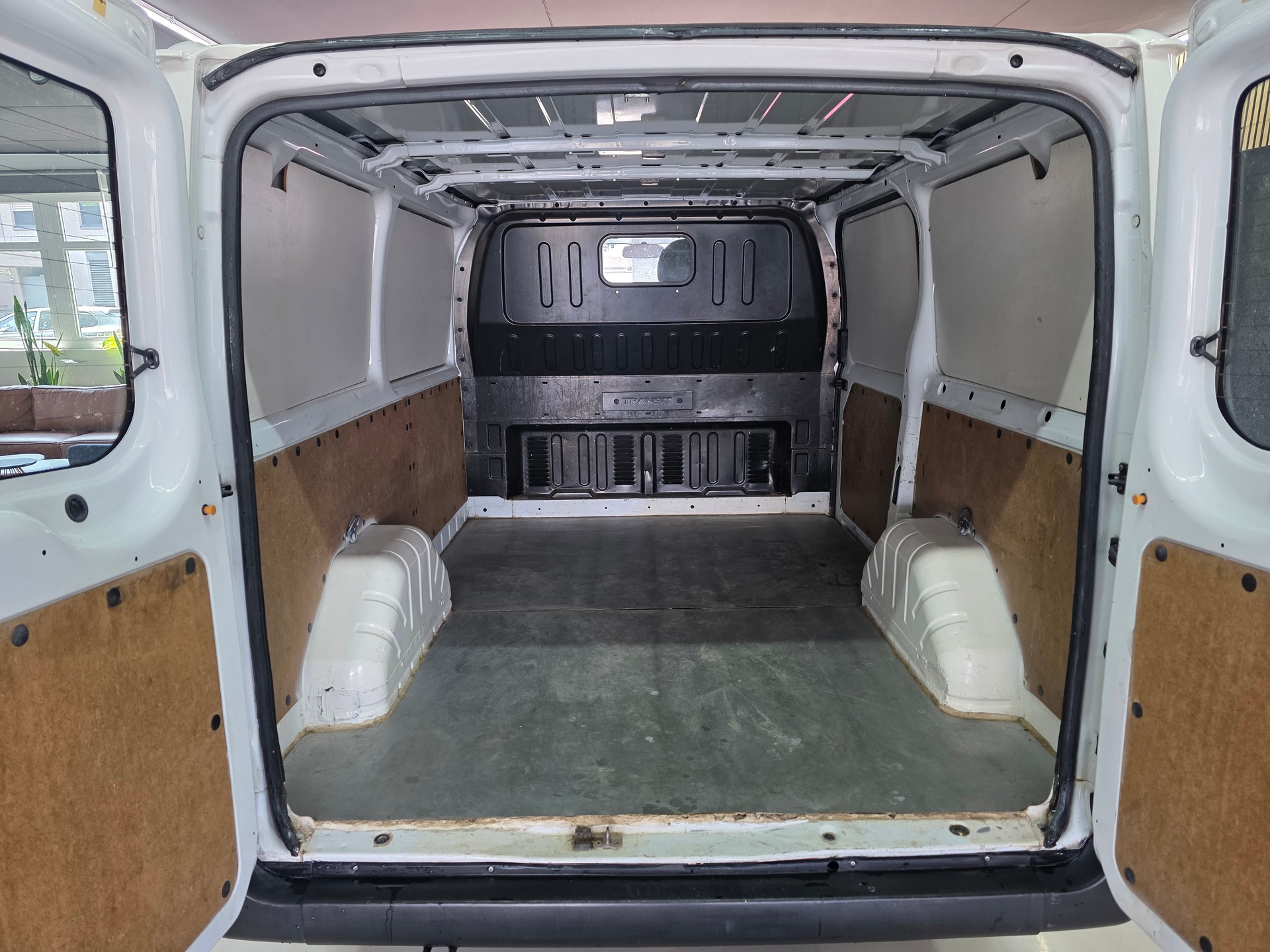 FORD Transit 2.2TDCi 260S Level 3-image-7