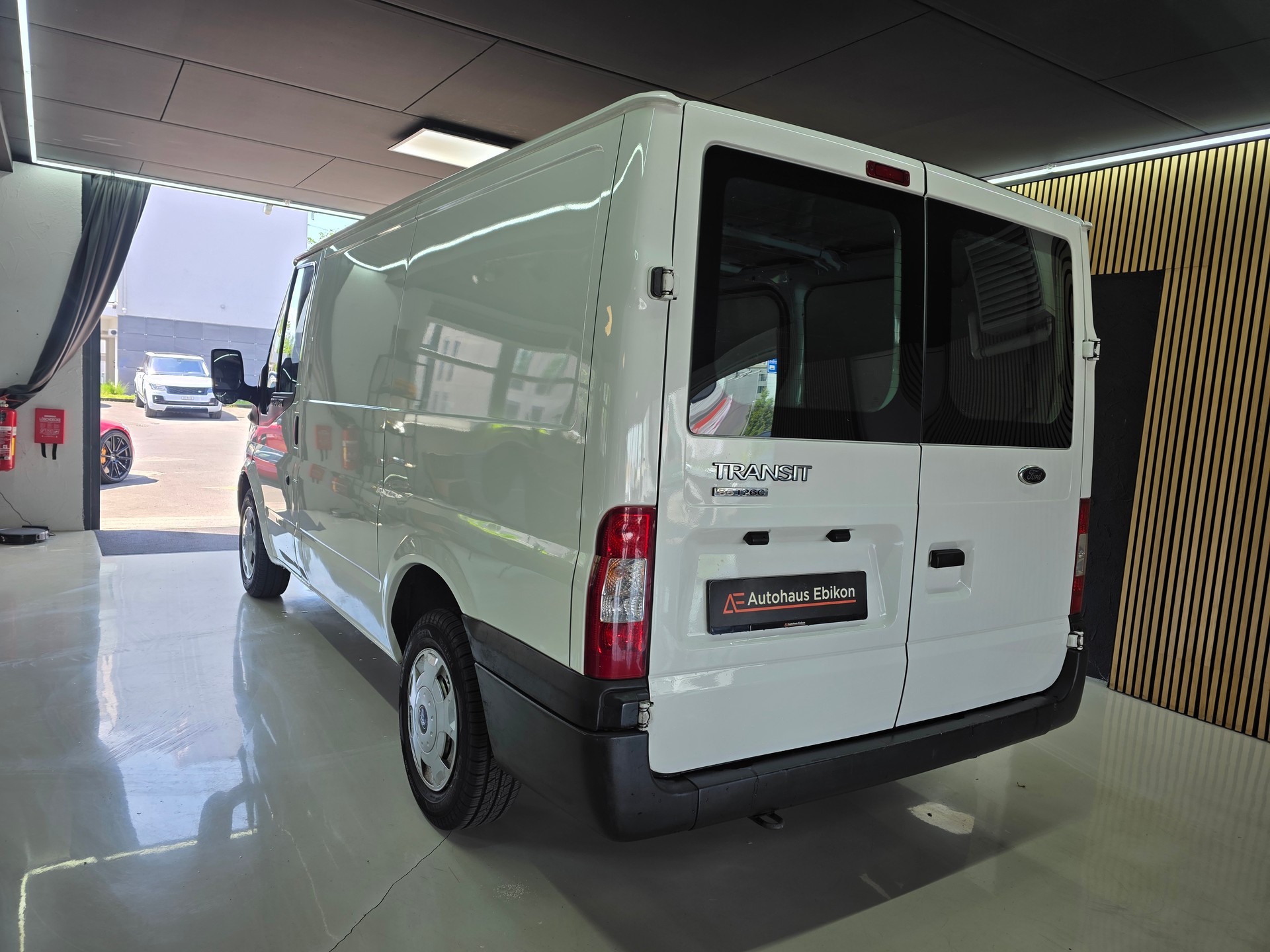 FORD Transit 2.2TDCi 260S Level 3-showroom-element-3