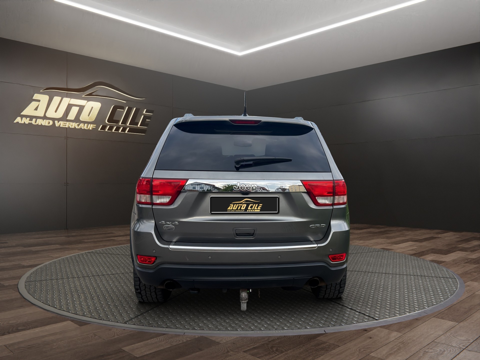 JEEP Grand Cherokee 3.0 CRD Overland Automatic-image-5