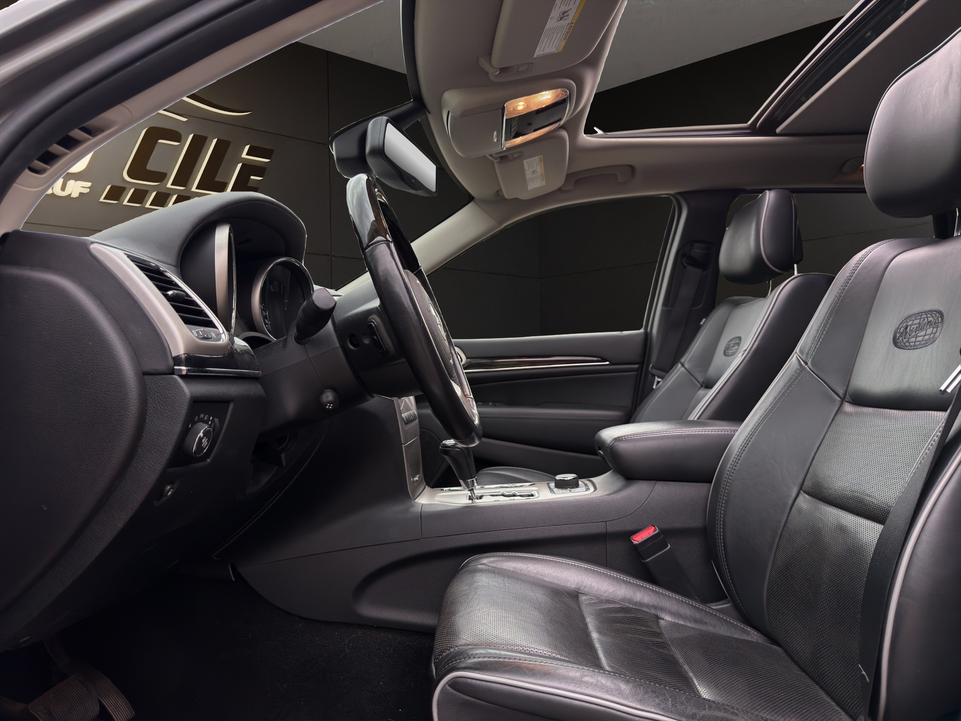 JEEP Grand Cherokee 3.0 CRD Overland Automatic-image-8