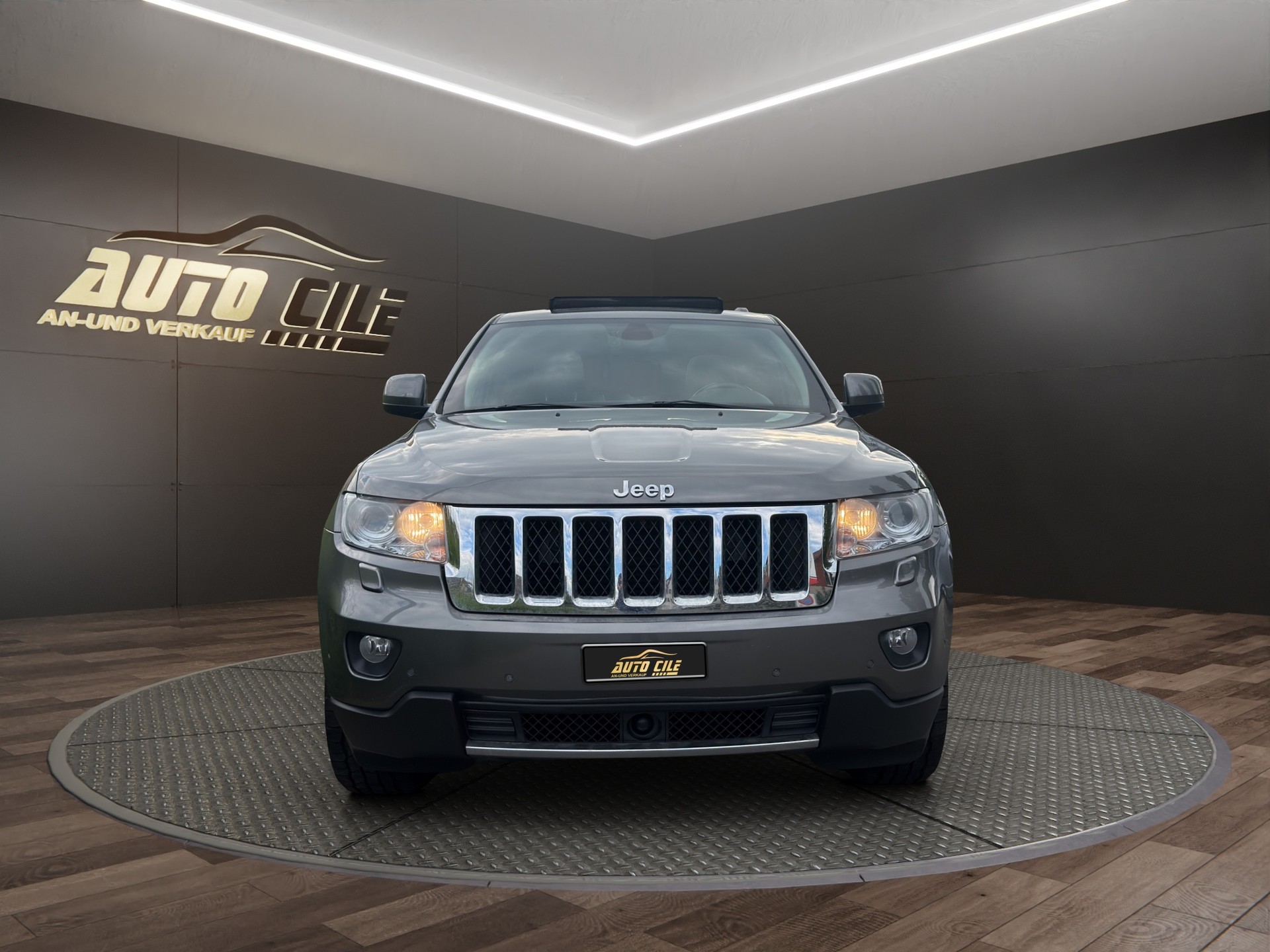 JEEP Grand Cherokee 3.0 CRD Overland Automatic-image-1