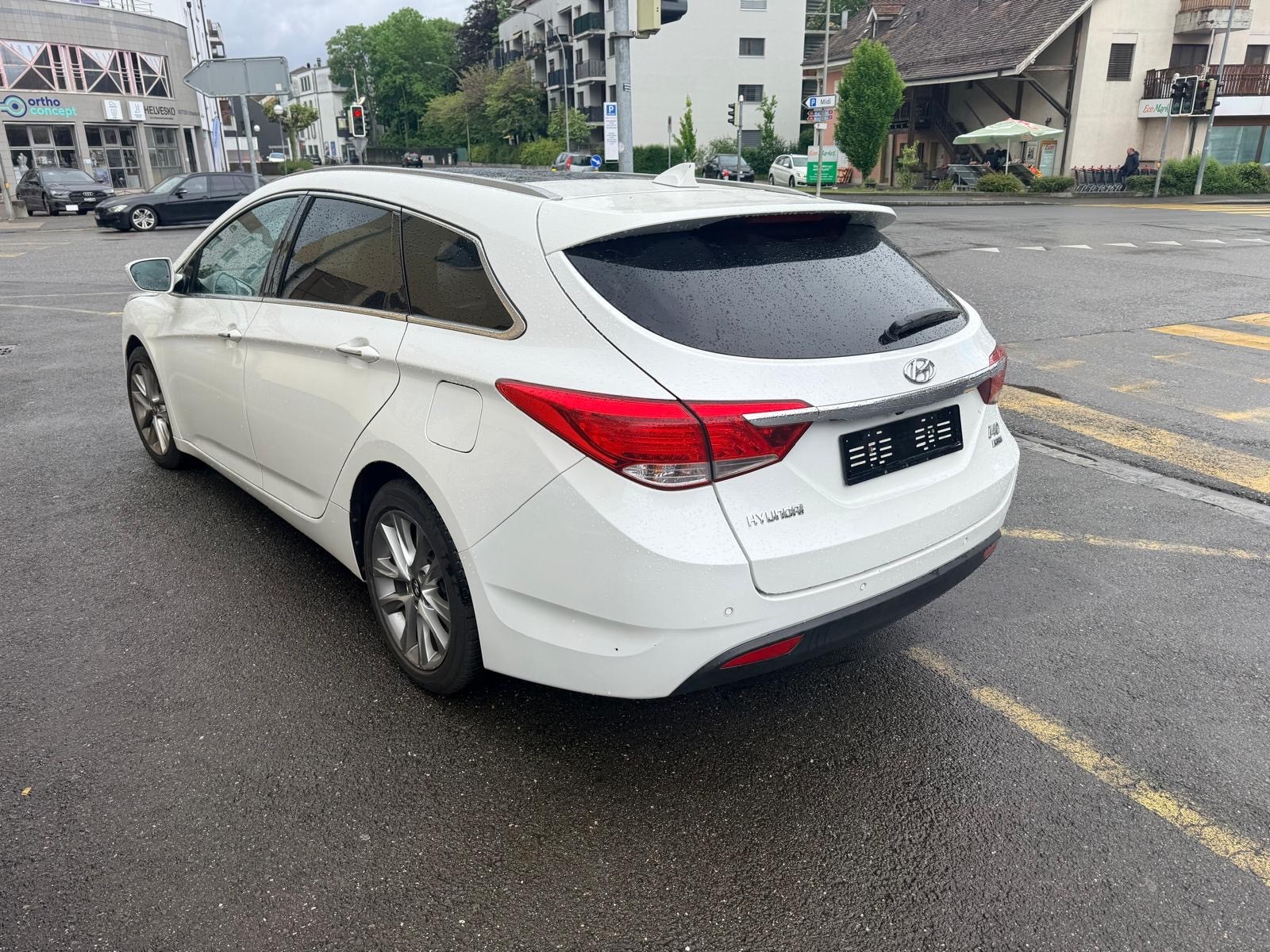 HYUNDAI i40 Wagon 1.7 CRDI Style Automatic-image-6