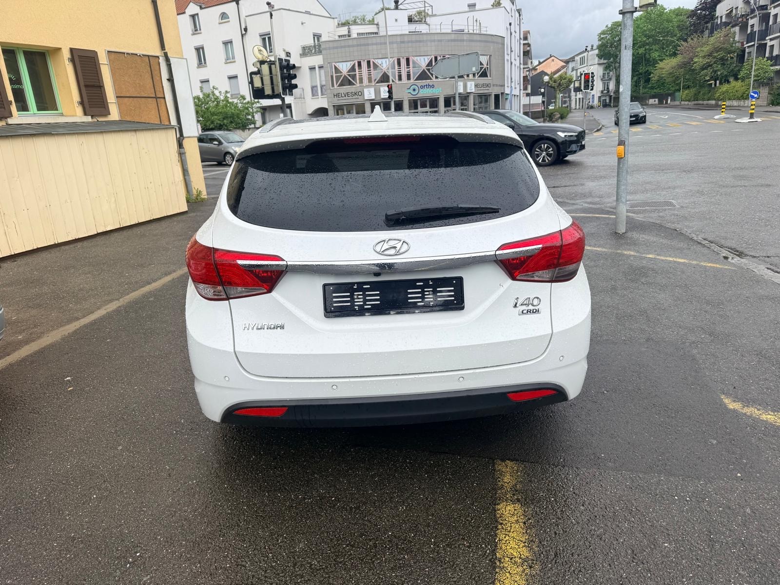 HYUNDAI i40 Wagon 1.7 CRDI Style Automatic-image-9