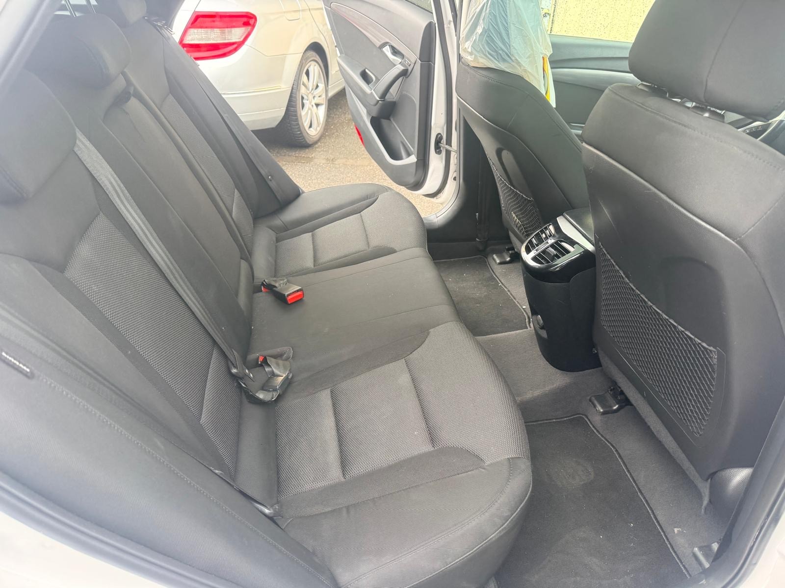 HYUNDAI i40 Wagon 1.7 CRDI Style Automatic-image-11
