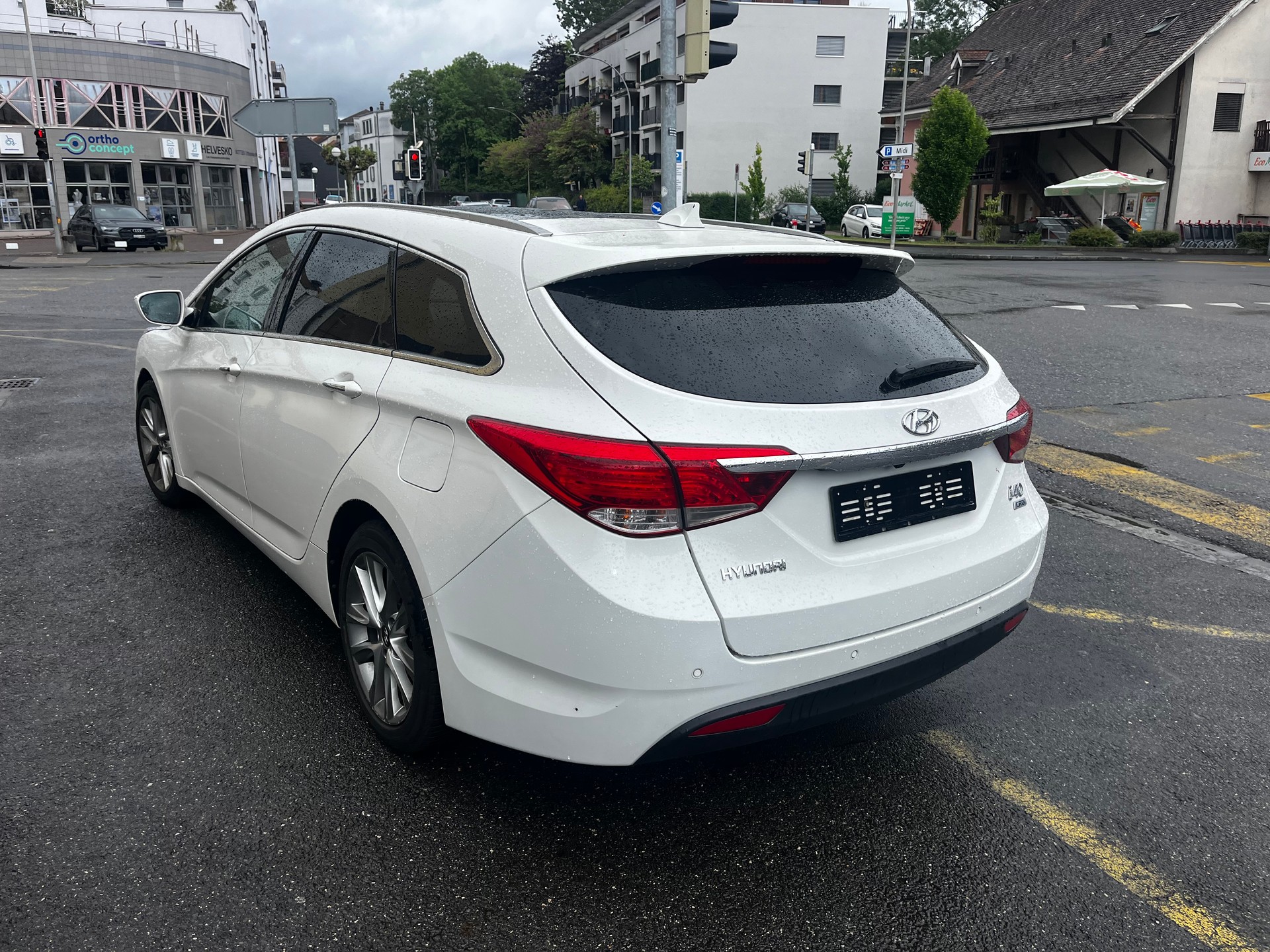 HYUNDAI i40 Wagon 1.7 CRDI Style Automatic-image-2