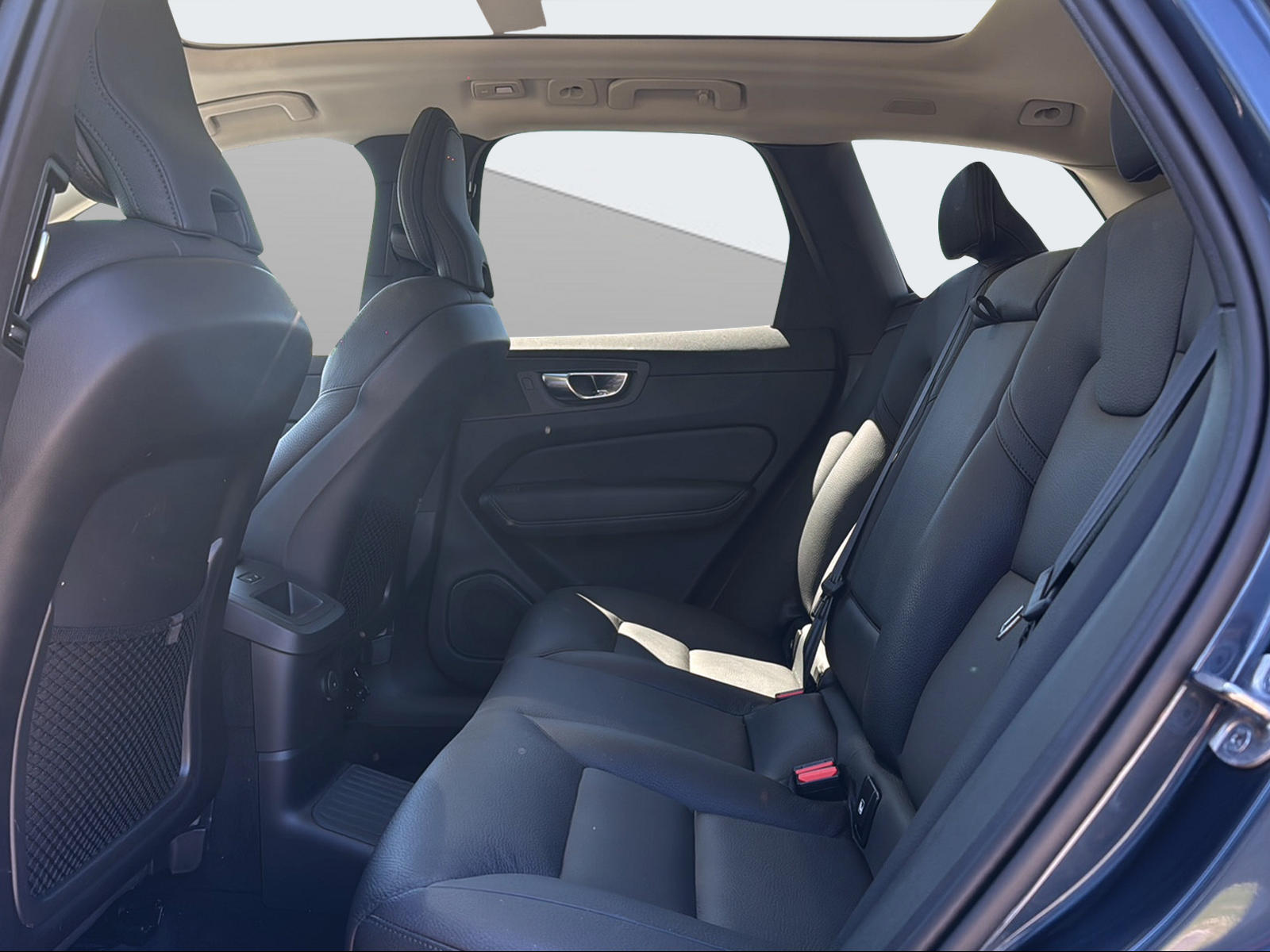VOLVO XC60 2.0 T6 TE Plus Dark eAWD-image-13