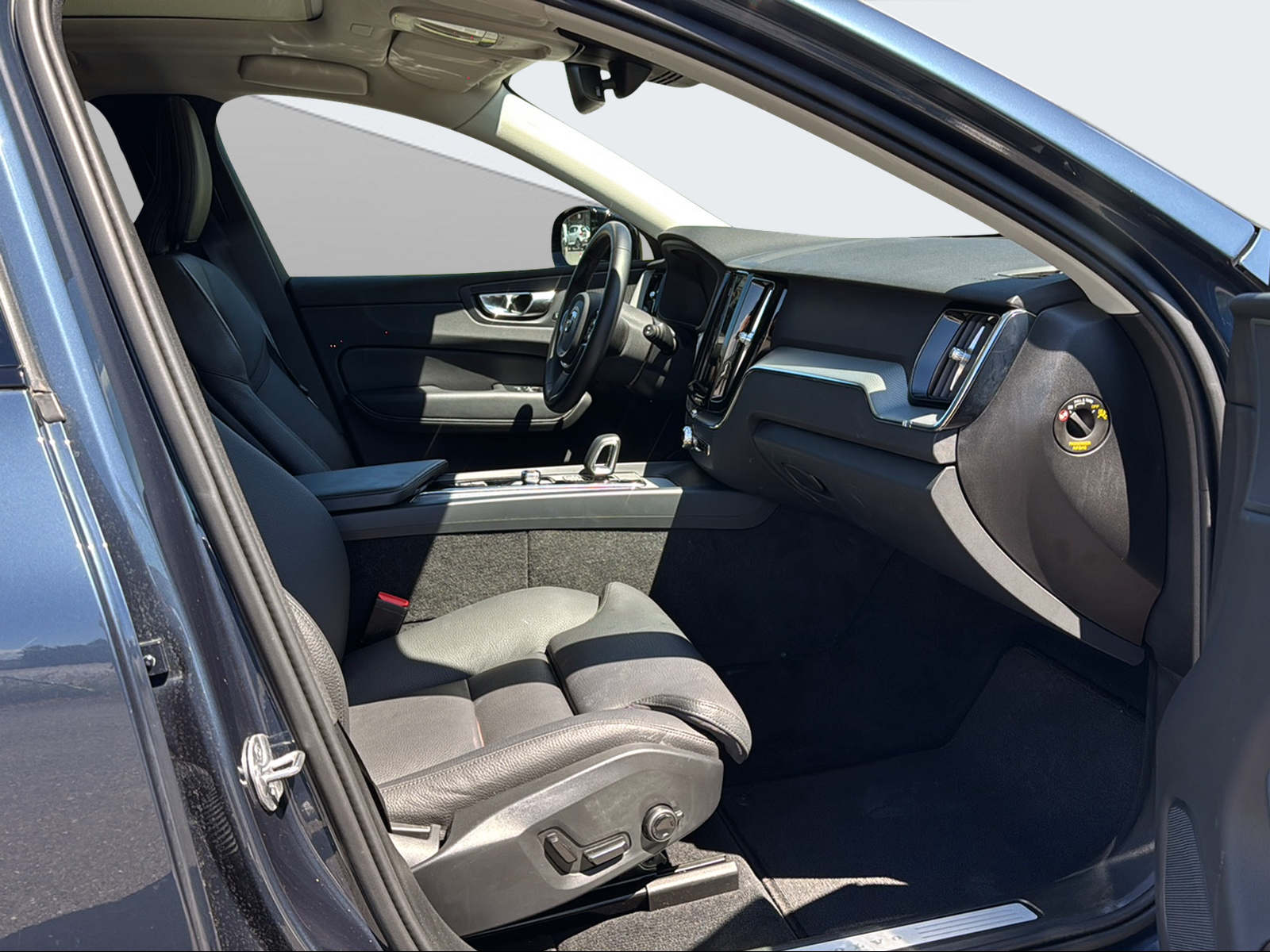 VOLVO XC60 2.0 T6 TE Plus Dark eAWD-image-14